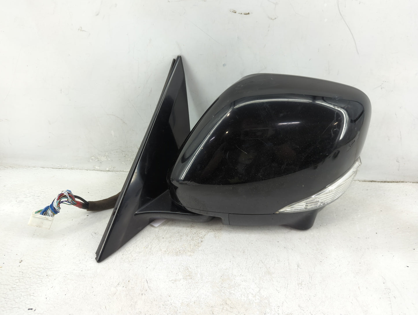 2011-2012 Infiniti Qx56 Driver Side View Mirror - Left Door Mirror OEM Used - Oemusedautoparts1.com