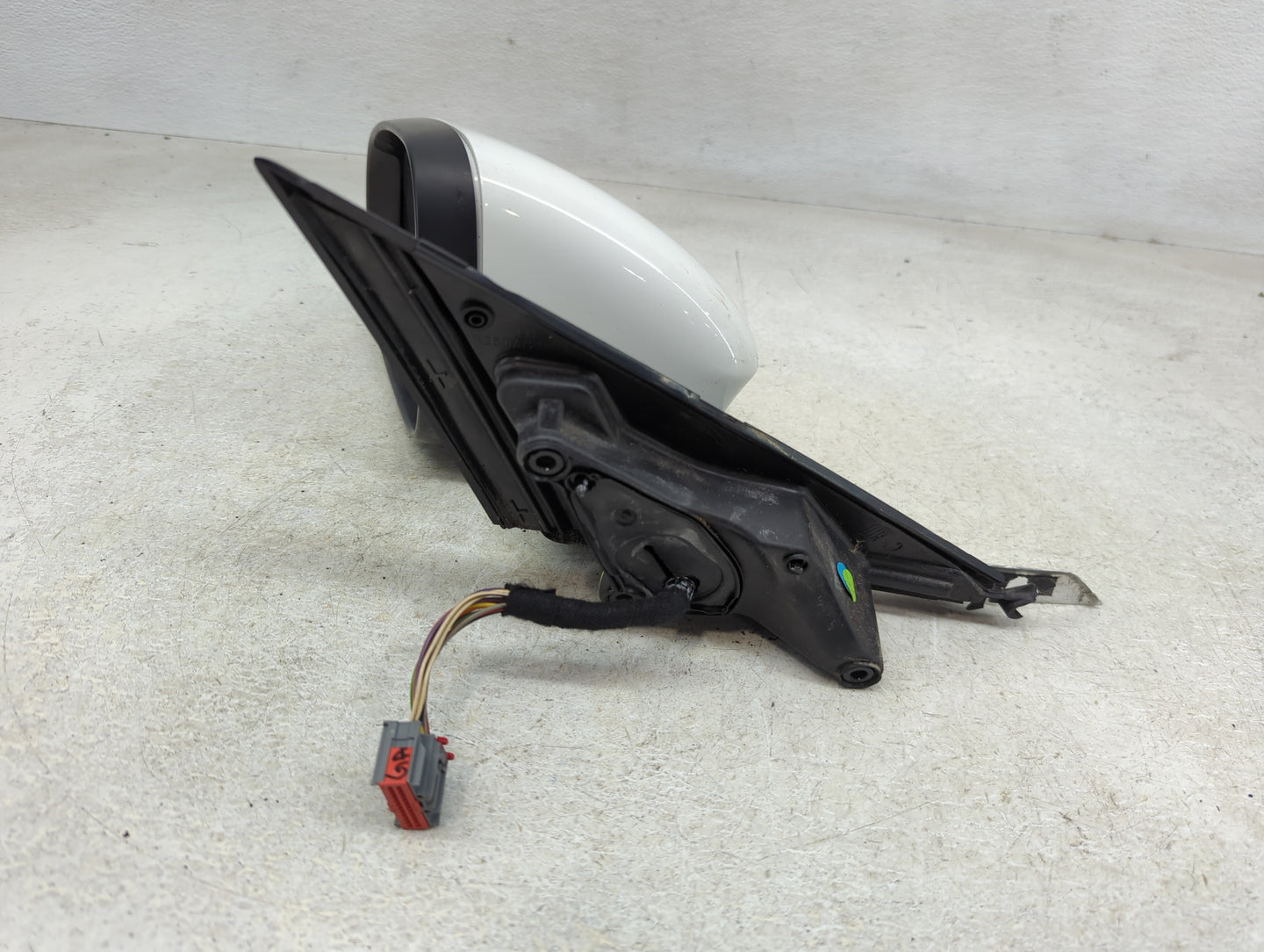 2010-2015 Jaguar Xf Driver Side View Mirror - Left Door Mirror OEM Used - Oemusedautoparts1.com