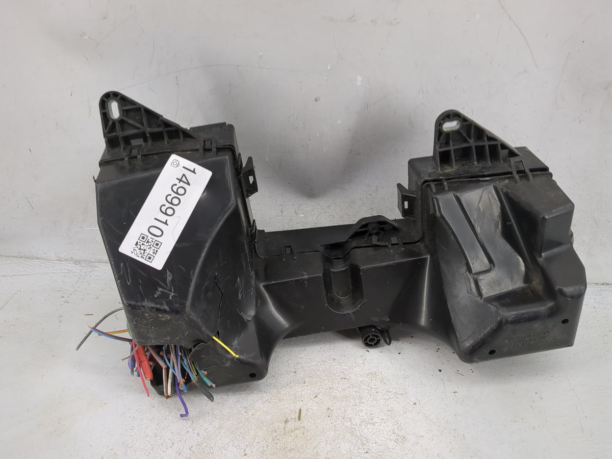 2010-2011 Jaguar Xf Fusebox Fuse Box Panel Relay Module P/N:5605002800 CX23-14290-XXX, CX23-14290-FC Fits Fits 2010 2011 OEM