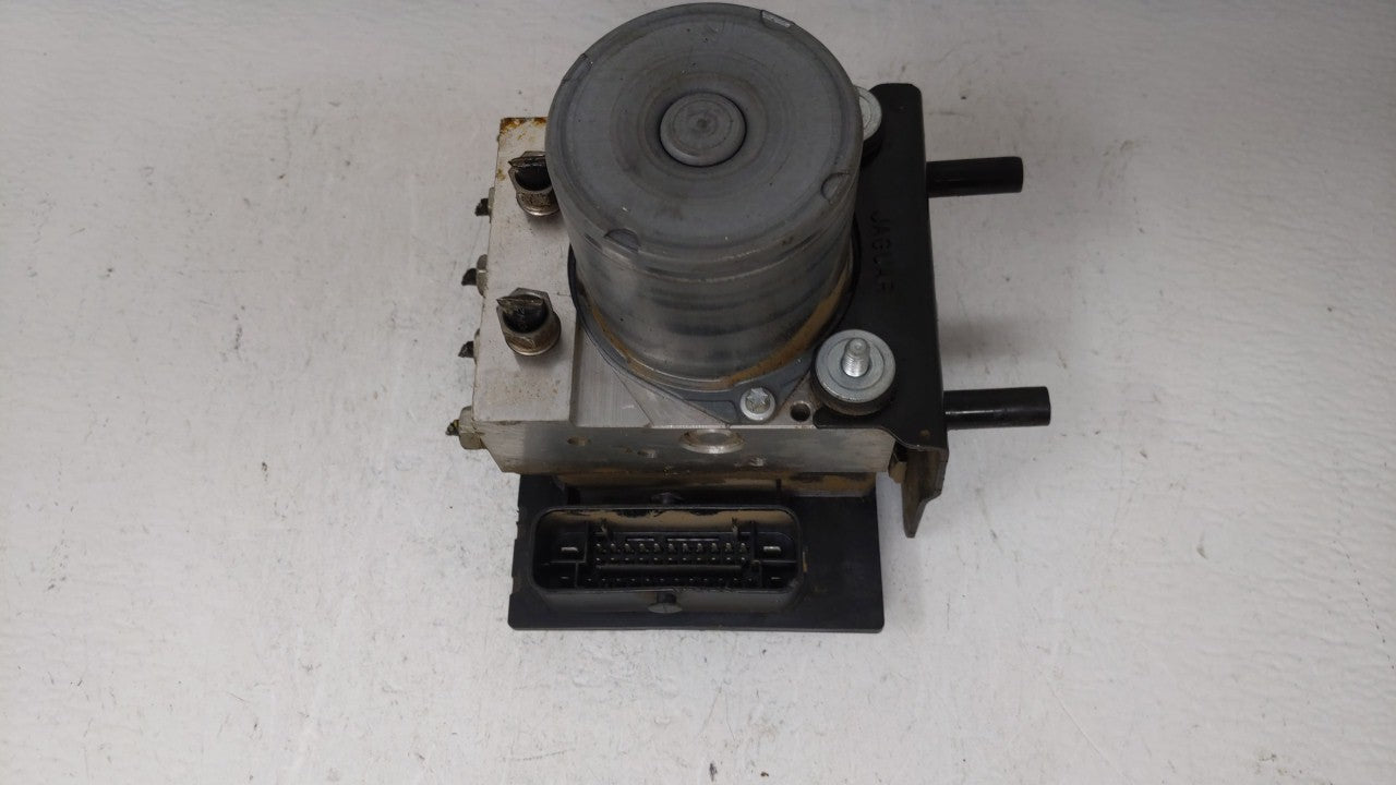 2012 Jaguar Xf ABS Pump Control Module Replacement P/N:CX23-2C405-AE Fits OEM Used Auto Parts - Oemusedautoparts1.com