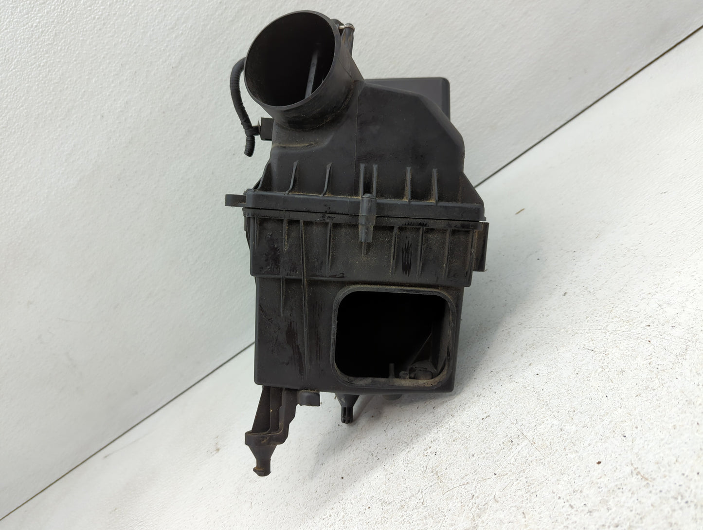 2012 Jaguar Xf Air Cleaner Intake-duct Hose Tube - Oemusedautoparts1.com