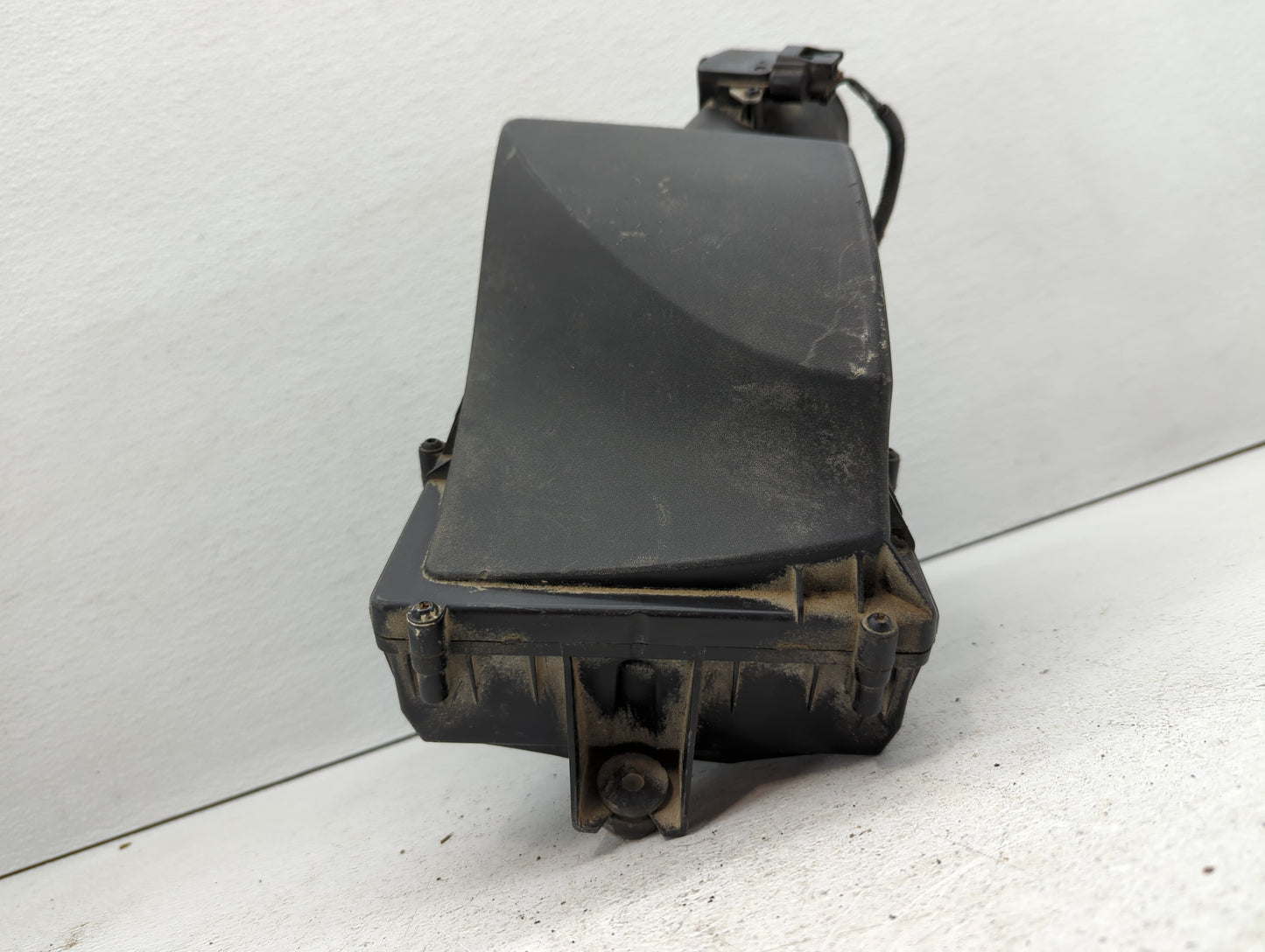 2012 Jaguar Xf Air Cleaner Intake-duct Hose Tube - Oemusedautoparts1.com
