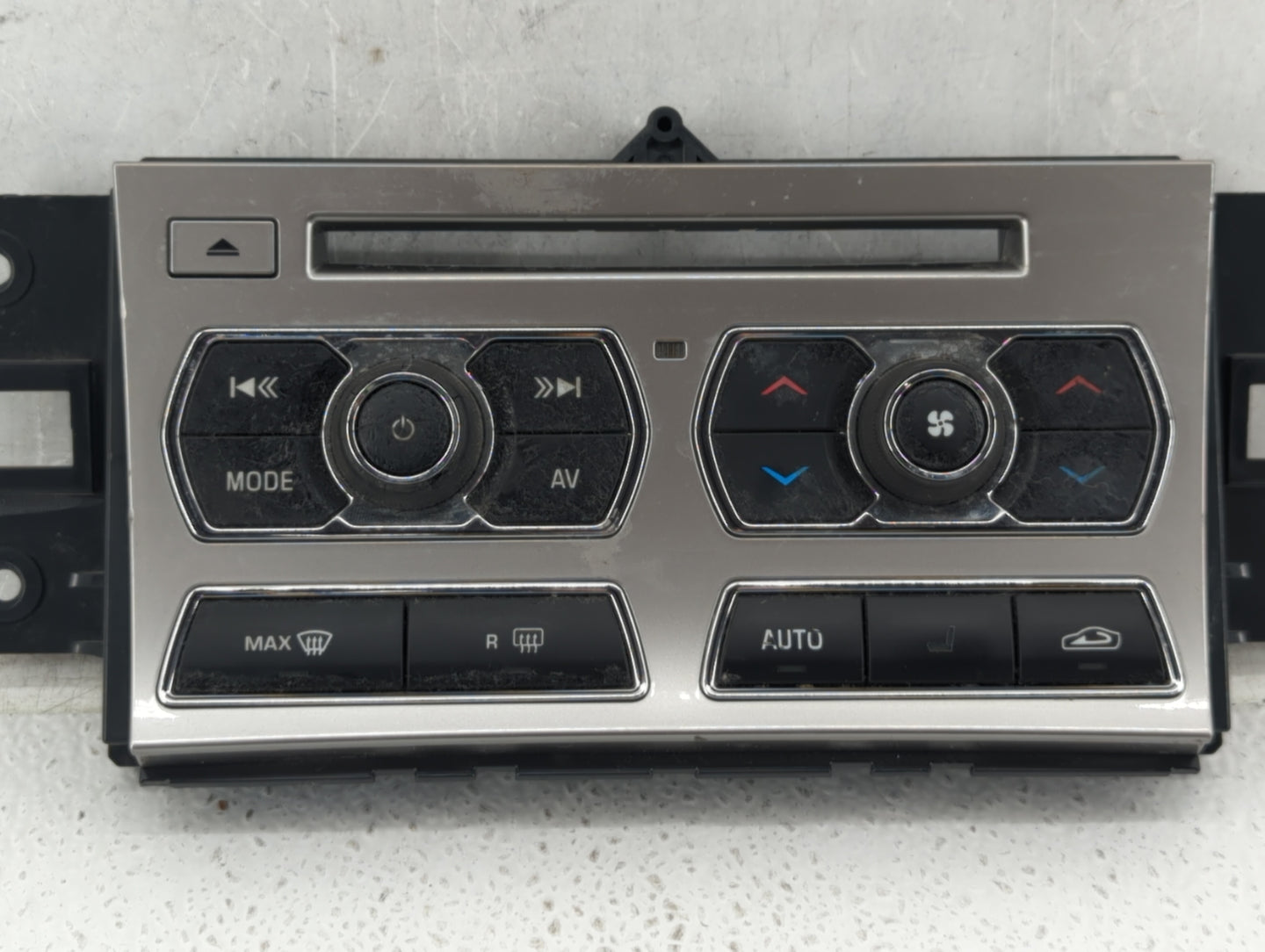 2013-2015 Jaguar Xf Radio AM FM Cd Player Receiver Replacement P/N:CX23-18C858-CD Fits Fits 2013 2014 2015 OEM Used Auto Par