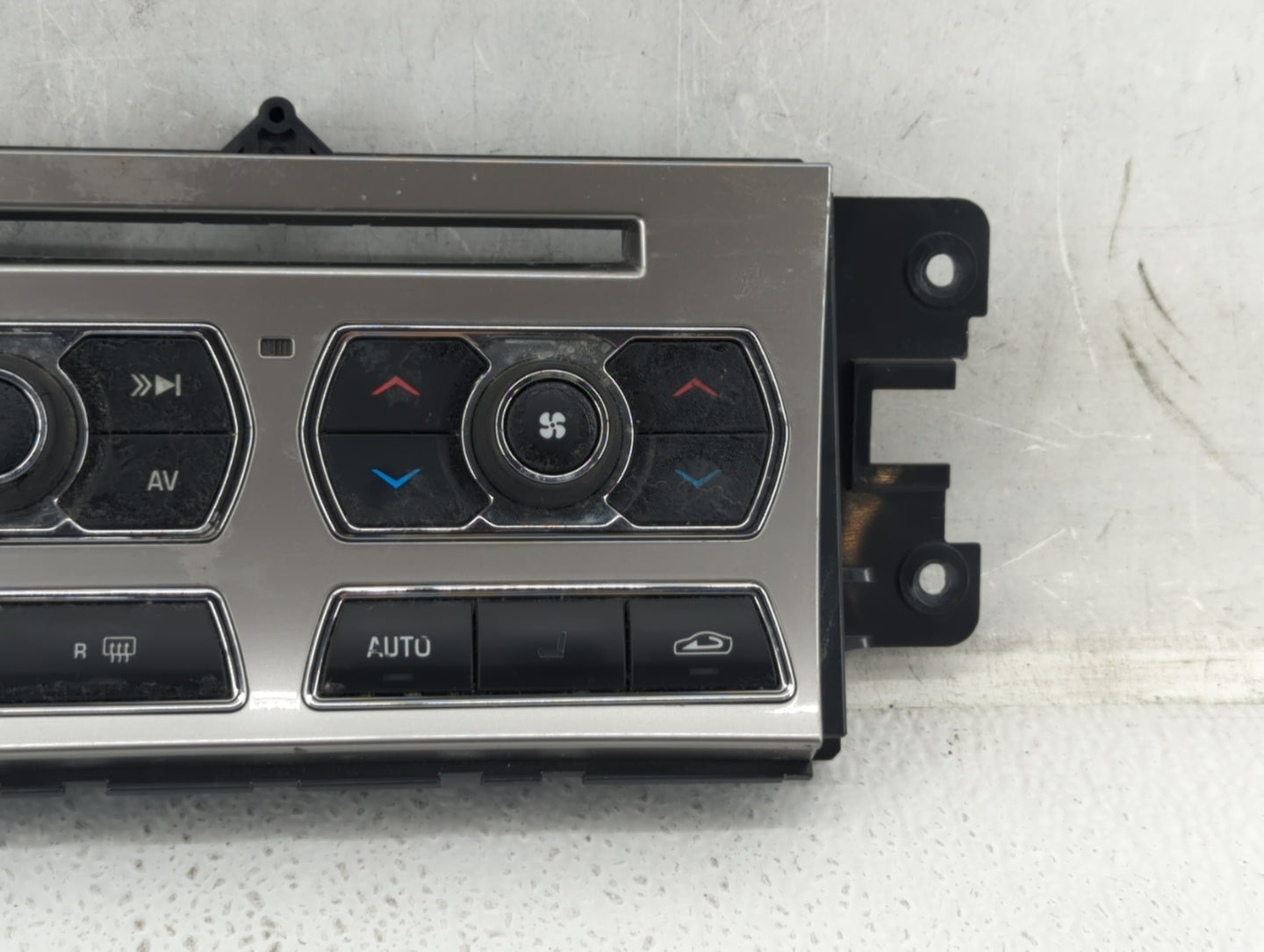 2013-2015 Jaguar Xf Radio AM FM Cd Player Receiver Replacement P/N:CX23-18C858-CD Fits Fits 2013 2014 2015 OEM Used Auto Par