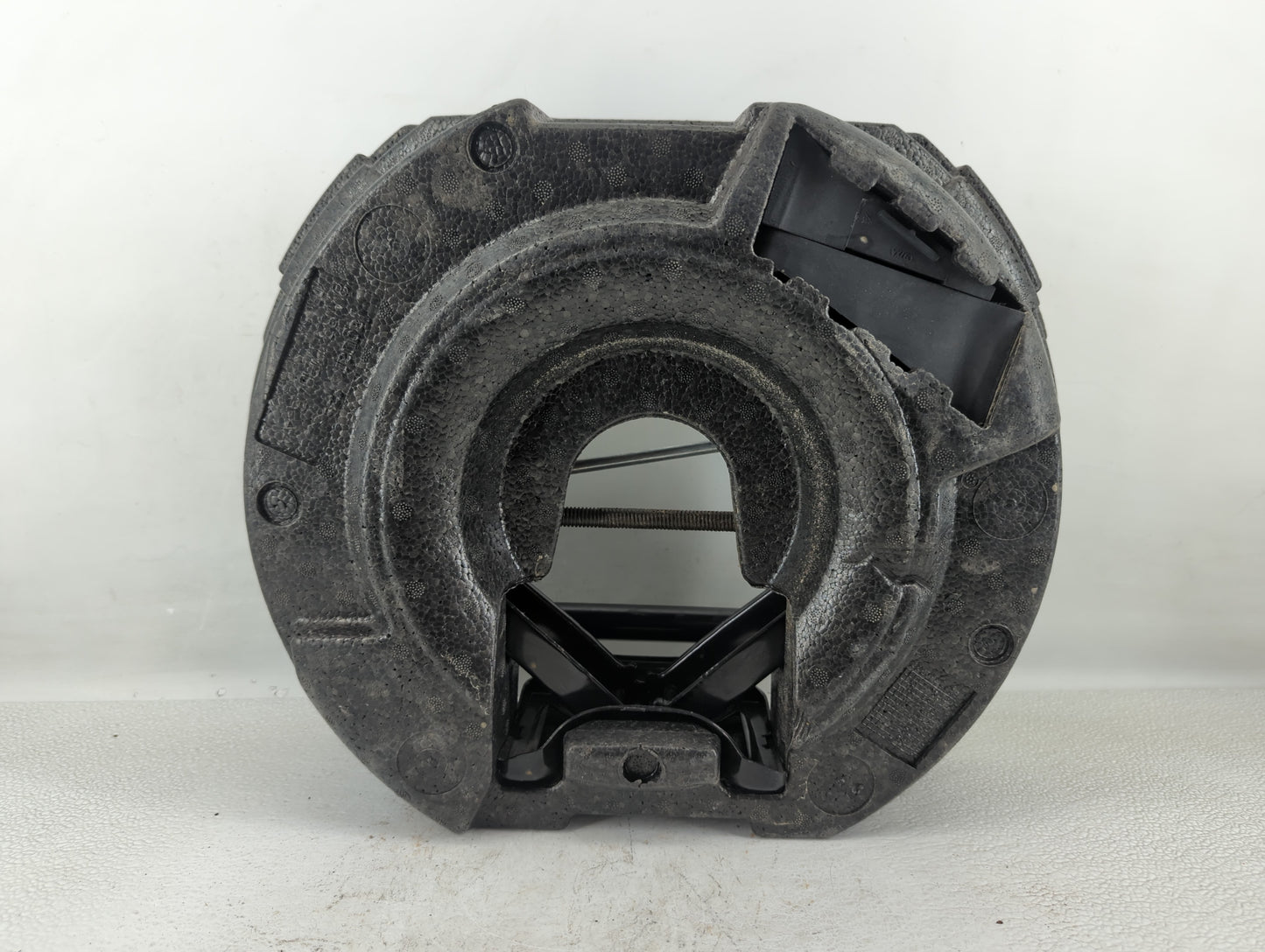 2012 Jaguar Xf Spare Scissor Car Jack - Oemusedautoparts1.com