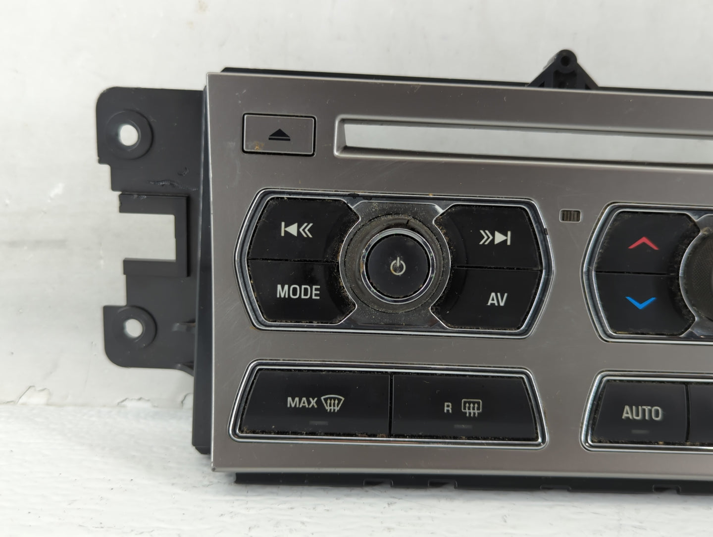 2012-2015 Jaguar Xf Am Fm Cd Player Radio Receiver - Oemusedautoparts1.com