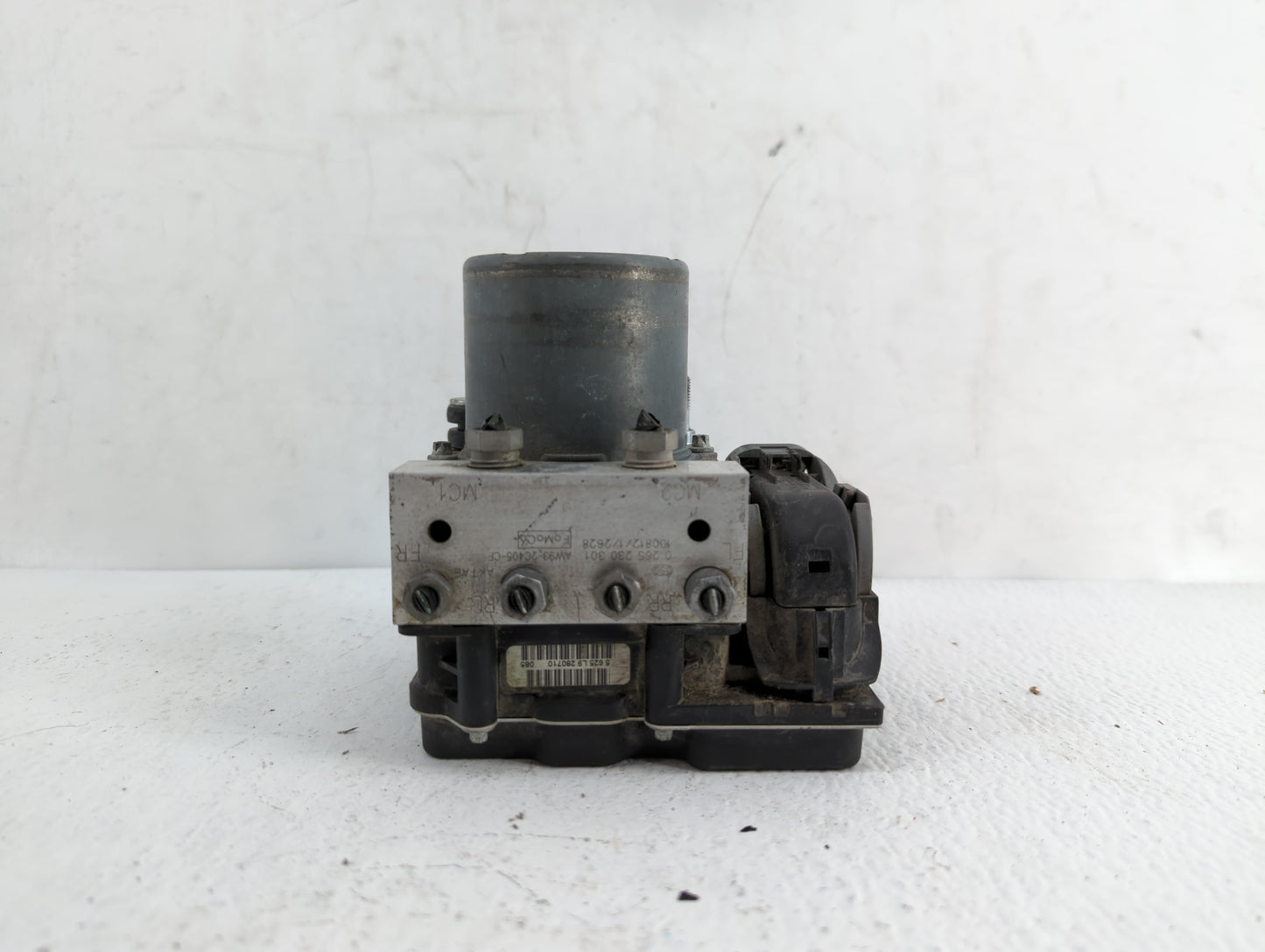 2010-2012 Jaguar Xj ABS Pump Control Module Replacement P/N:AW93-2C405-CF Fits Fits 2010 2011 2012 OEM Used Auto Parts - Oem