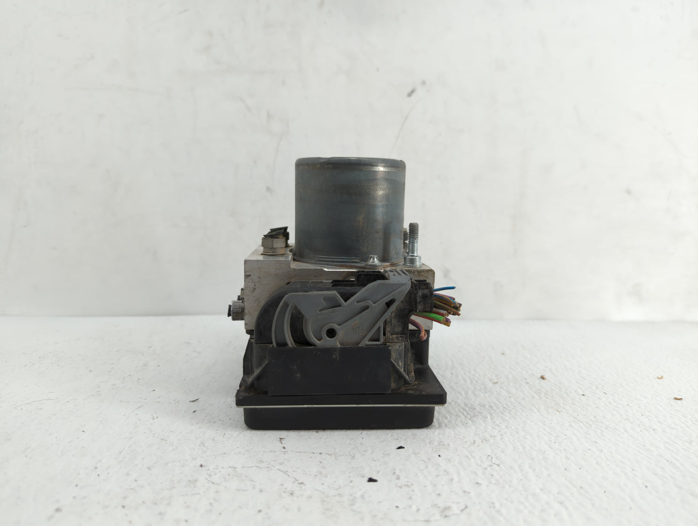 2010-2012 Jaguar Xj ABS Pump Control Module Replacement P/N:AW93-2C405-CF Fits Fits 2010 2011 2012 OEM Used Auto Parts - Oem