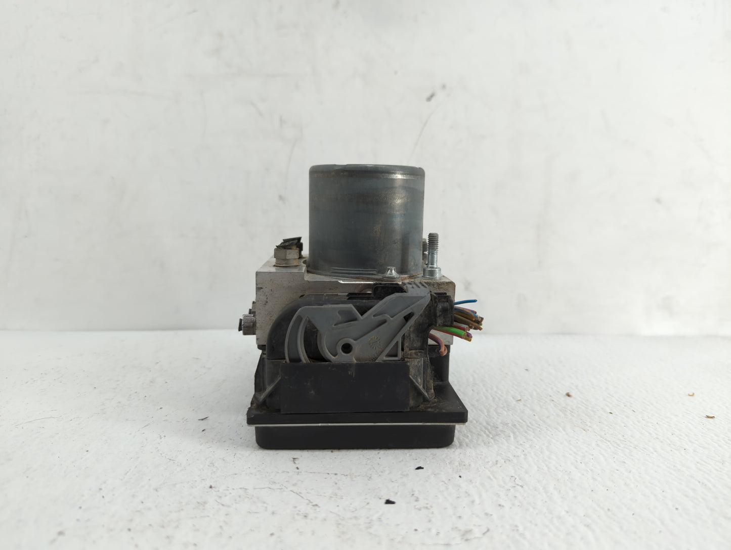 2010-2012 Jaguar Xj ABS Pump Control Module Replacement P/N:AW93-2C405-CF Fits Fits 2010 2011 2012 OEM Used Auto Parts - Oem