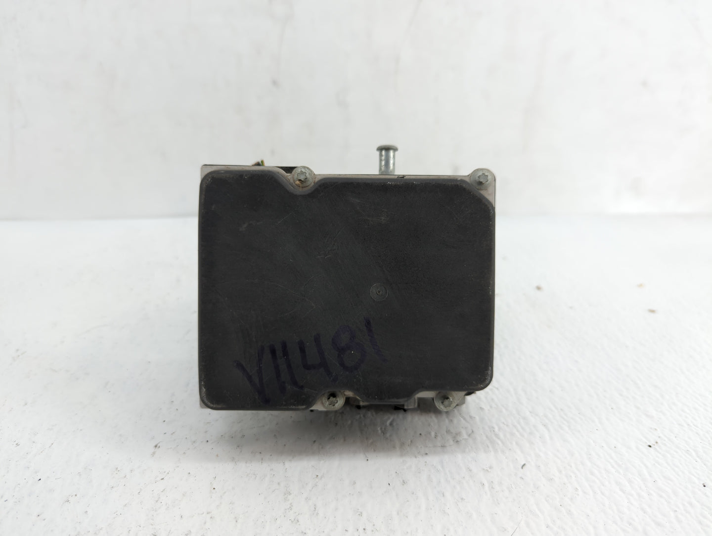 2010-2012 Jaguar Xj ABS Pump Control Module Replacement P/N:AW93-2C405-CF Fits Fits 2010 2011 2012 OEM Used Auto Parts - Oem
