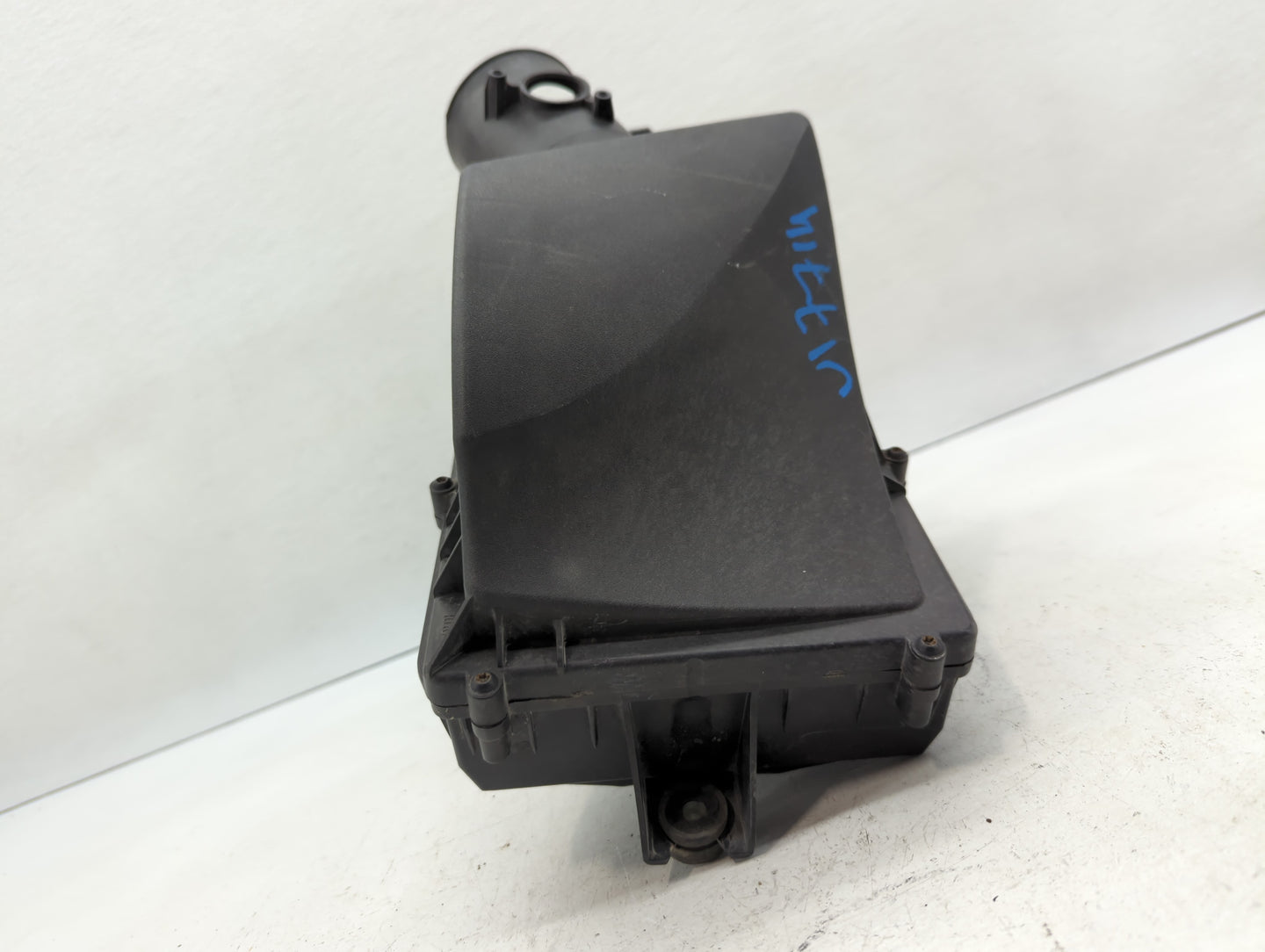 2010-2013 Jaguar Xj Air Cleaner Intake-duct Hose Tube - Oemusedautoparts1.com