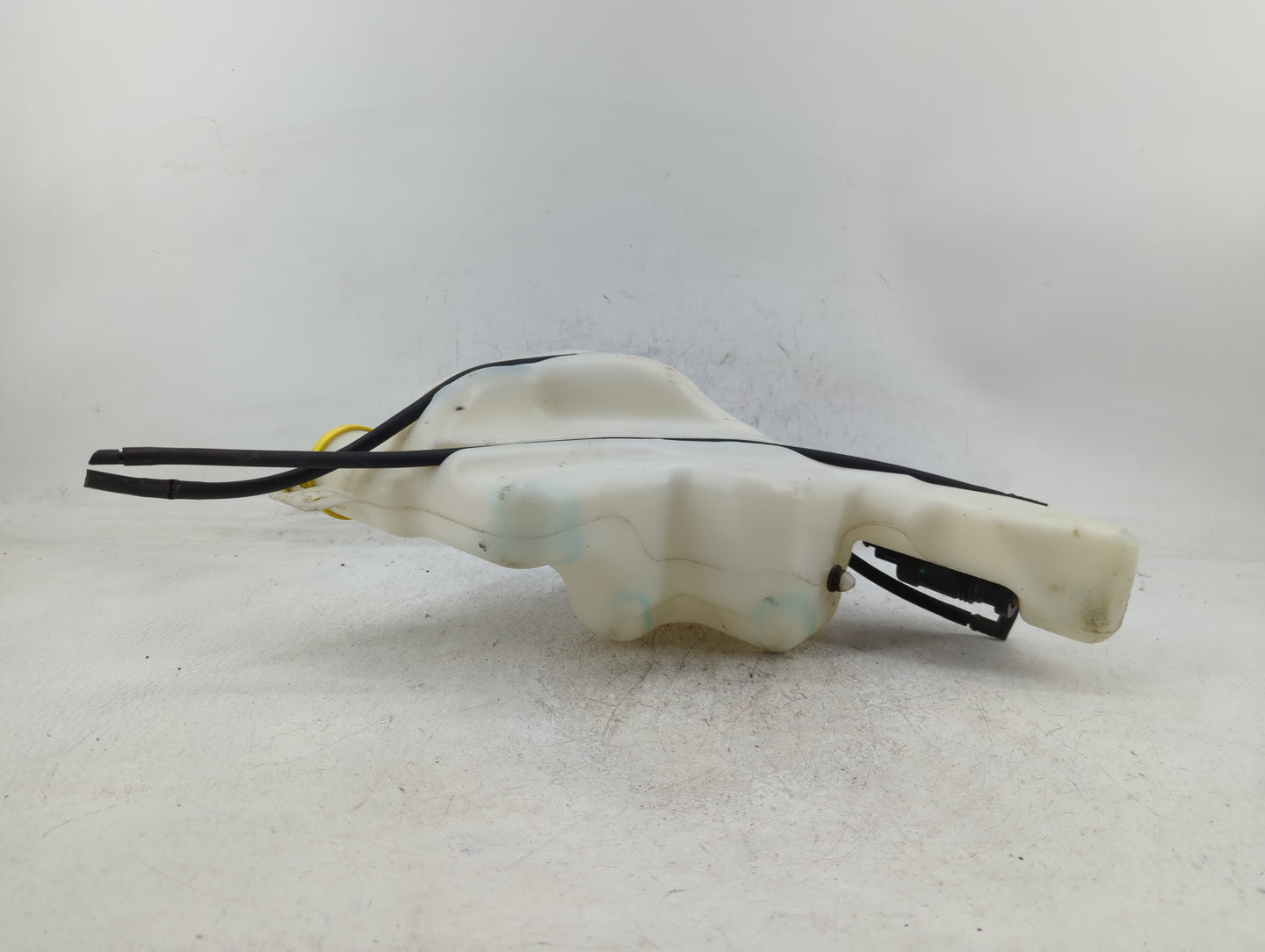 Jeep Compass Windshield Washer Fluid Reservoir Bottle Oem - Oemusedautoparts1.com