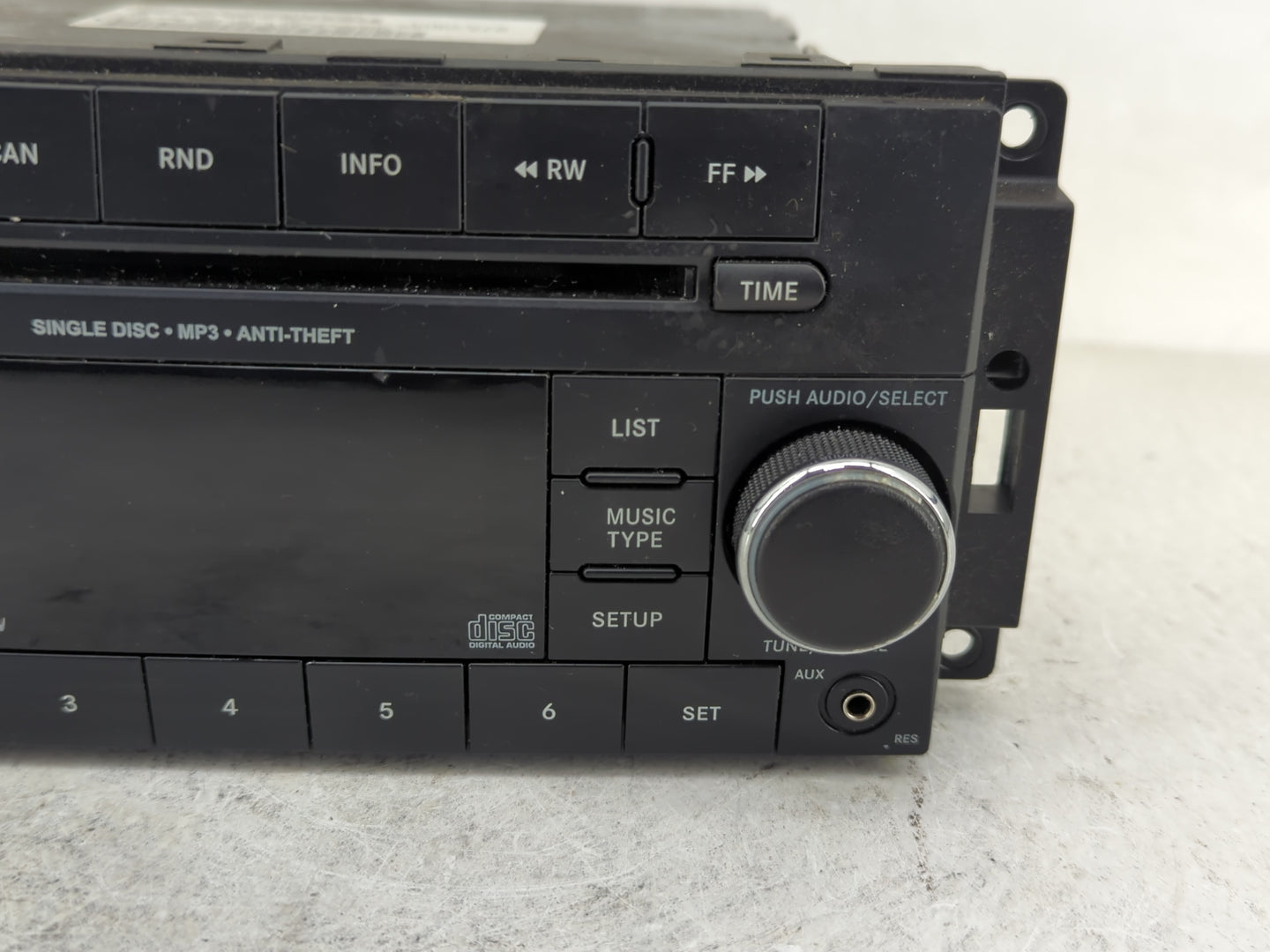 2011-2012 Jeep Compass Radio AM FM Cd Player Receiver Replacement P/N:05091163AB Fits Fits 2011 2012 OEM Used Auto Parts - O
