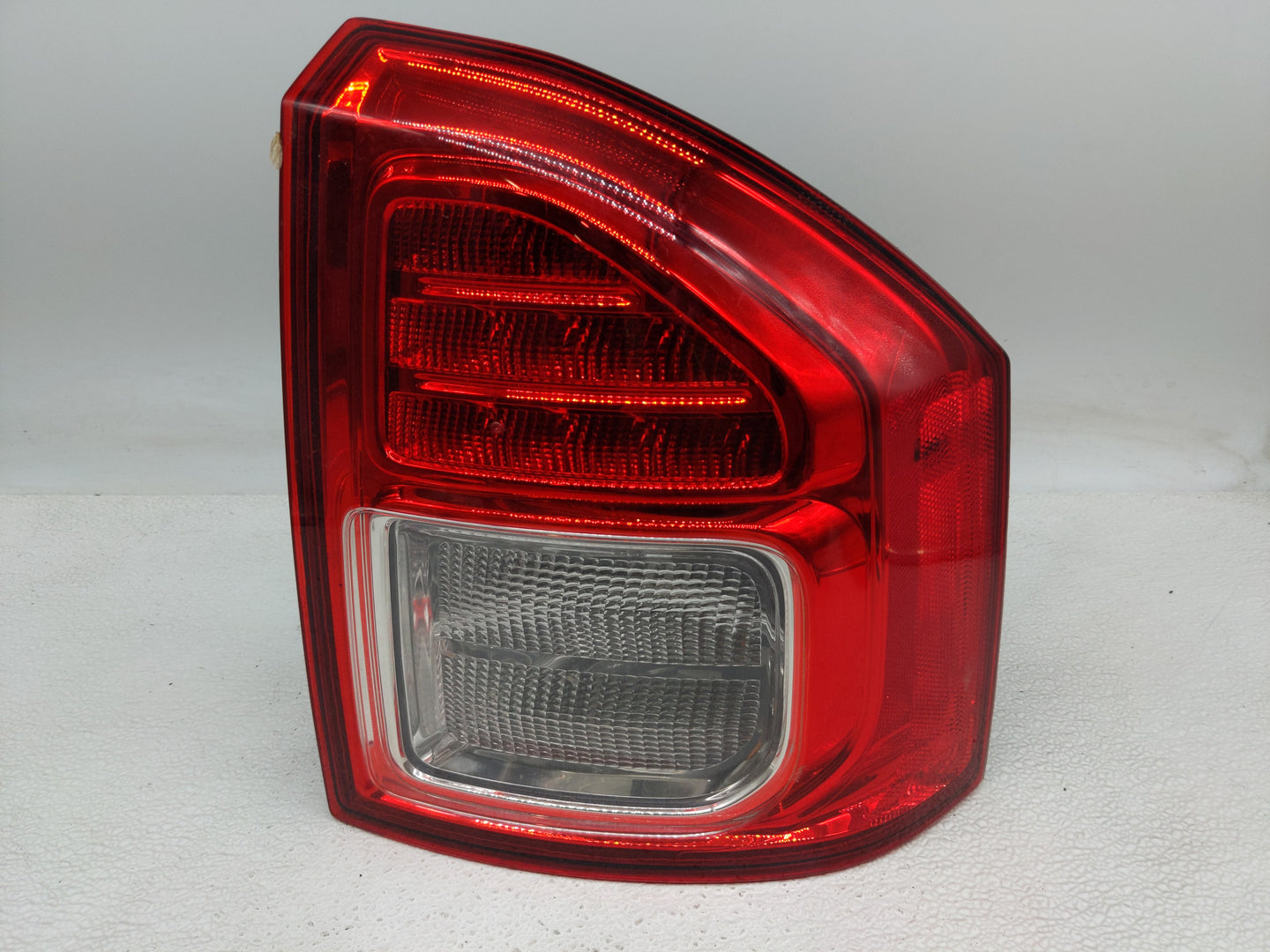 2011-2013 Jeep Compass Tail Light Assembly Passenger Right OEM P/N:05182544 05182542 Fits Fits 2011 2012 2013 OEM Used Auto 
