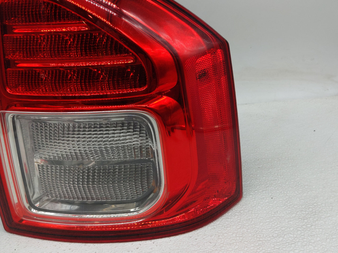 2011-2013 Jeep Compass Tail Light Assembly Passenger Right OEM P/N:05182544 05182542 Fits Fits 2011 2012 2013 OEM Used Auto 