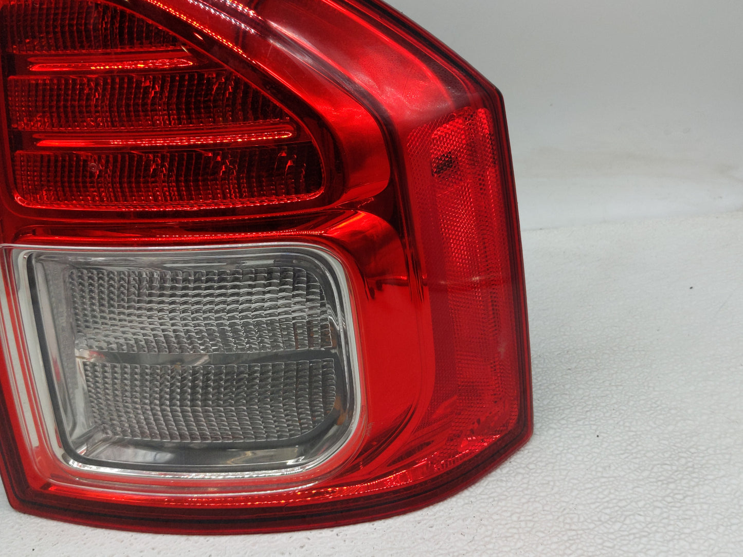 2011-2013 Jeep Compass Tail Light Assembly Passenger Right OEM P/N:05182544 05182542 Fits Fits 2011 2012 2013 OEM Used Auto 