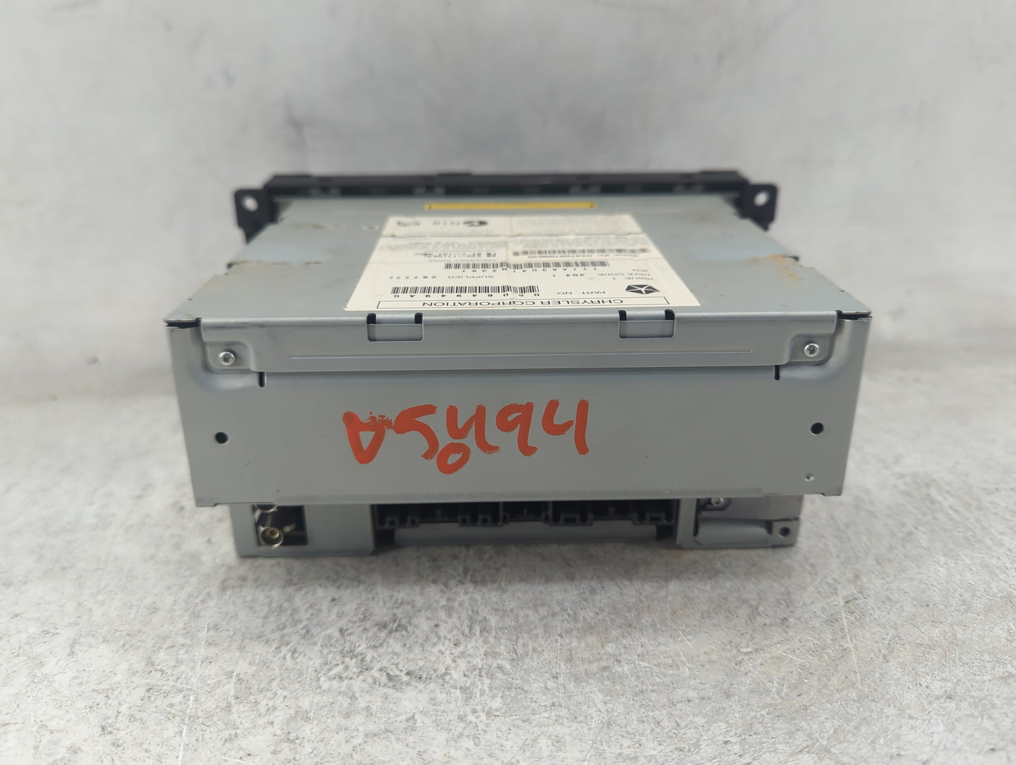 2011-2012 Jeep Compass Radio AM FM Cd Player Receiver Replacement P/N:05064949AG Fits Fits 2011 2012 OEM Used Auto Parts - O
