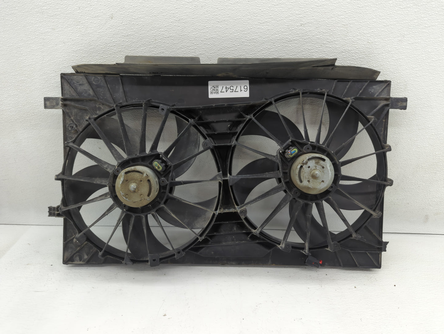 2007-2017 Jeep Compass Left Radiator Fan Motor Assembly - Oemusedautoparts1.com