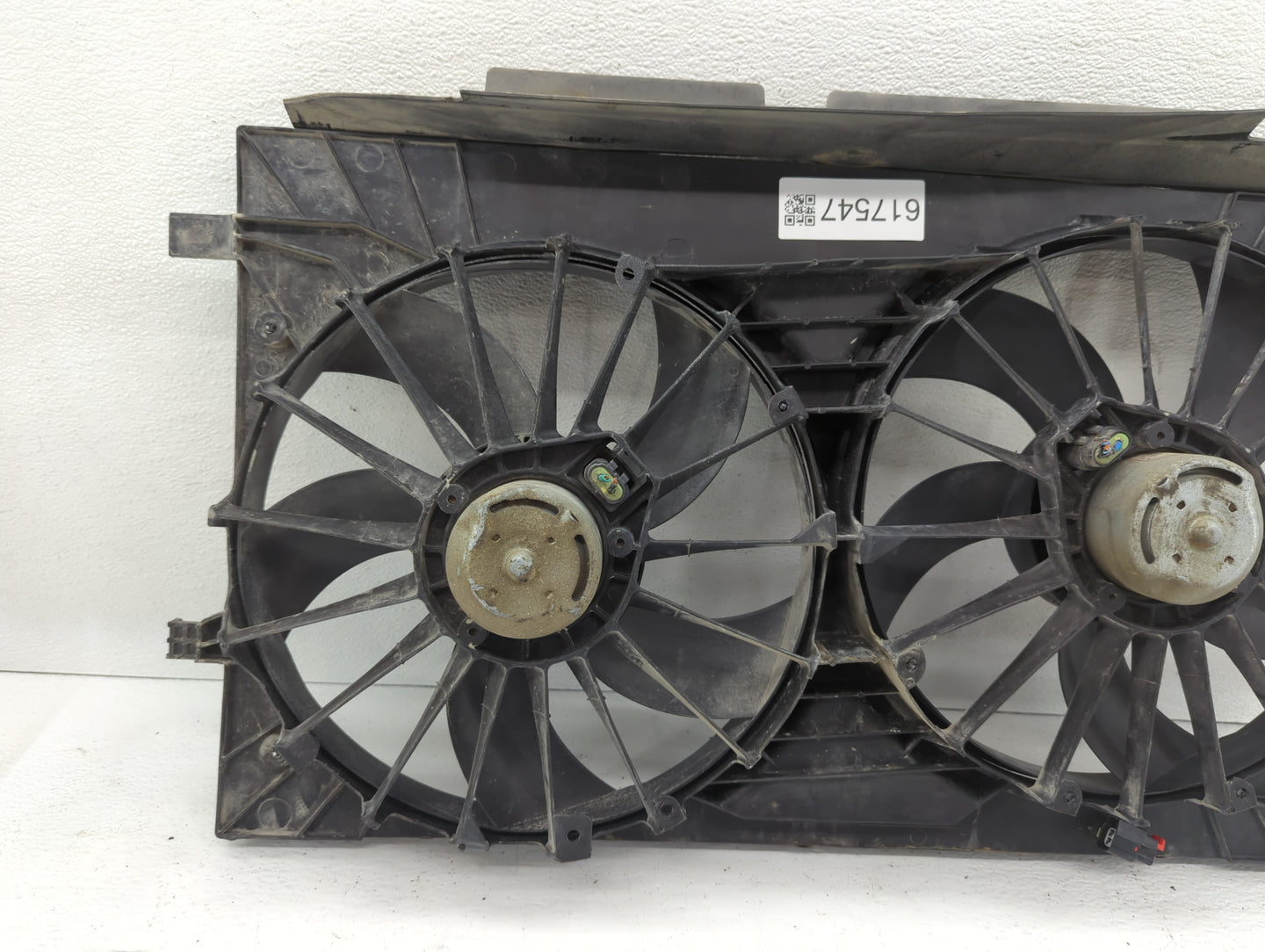 2007-2017 Jeep Compass Left Radiator Fan Motor Assembly - Oemusedautoparts1.com