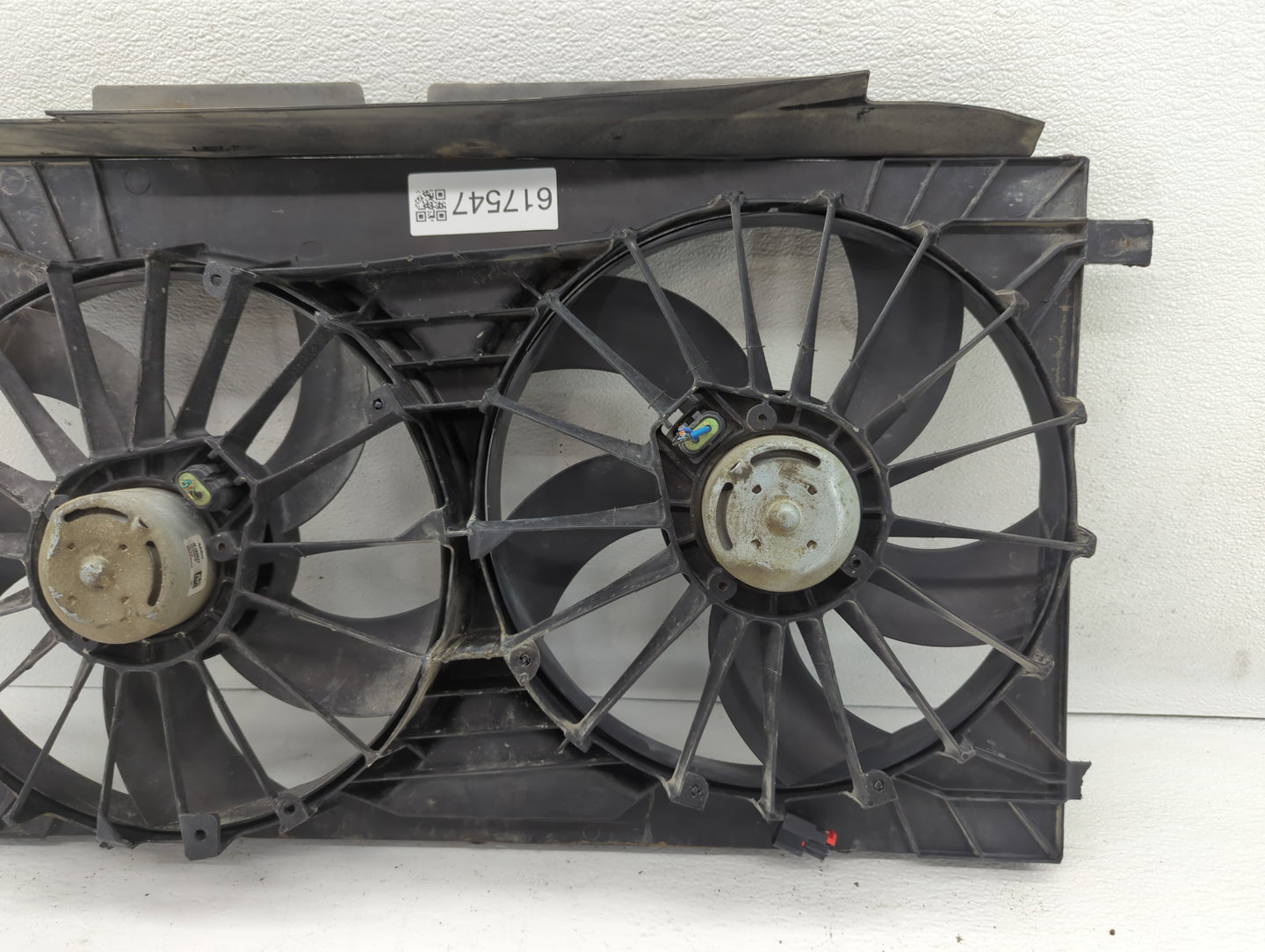 2007-2017 Jeep Compass Left Radiator Fan Motor Assembly - Oemusedautoparts1.com