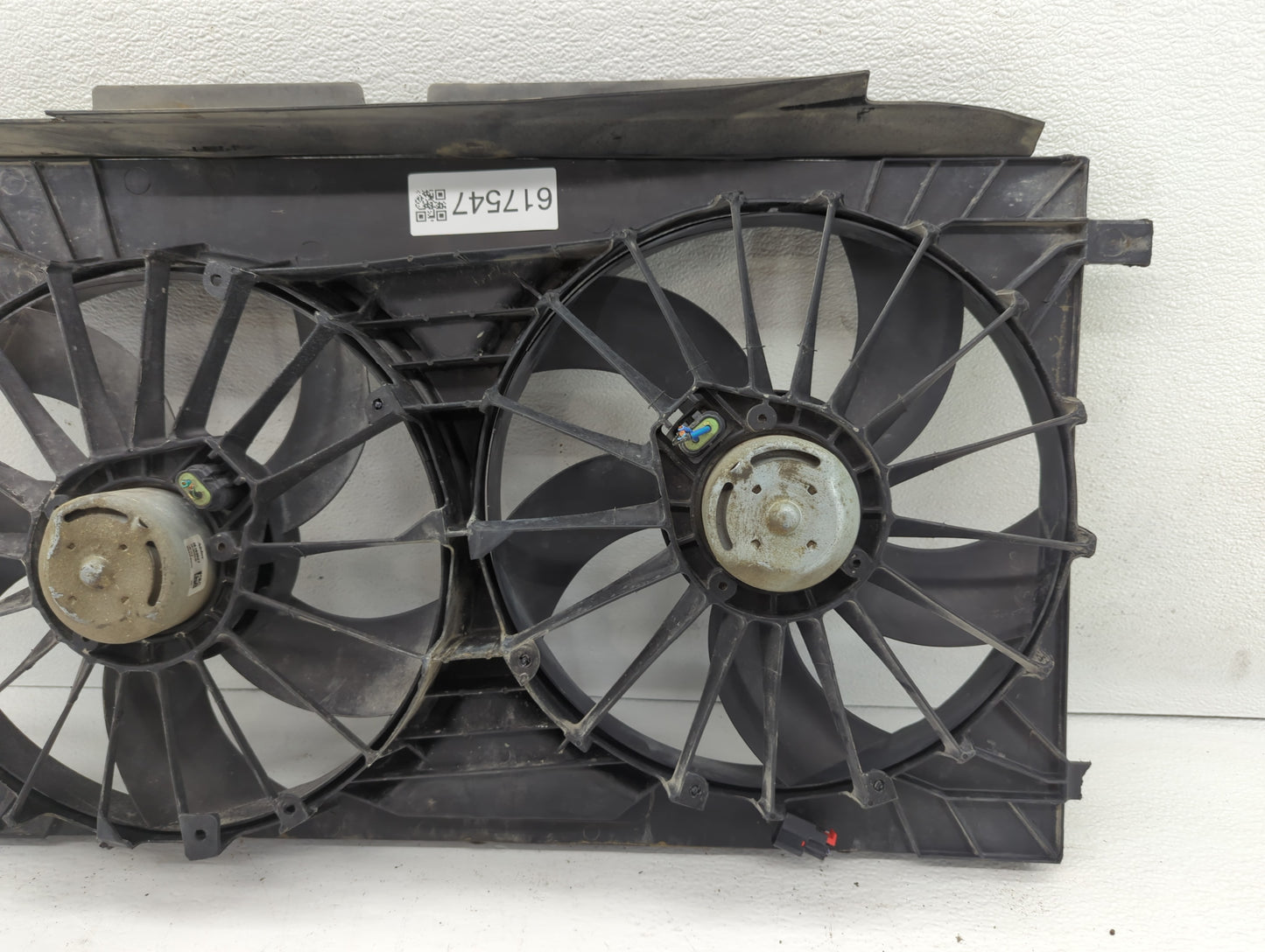 2007-2017 Jeep Compass Left Radiator Fan Motor Assembly - Oemusedautoparts1.com