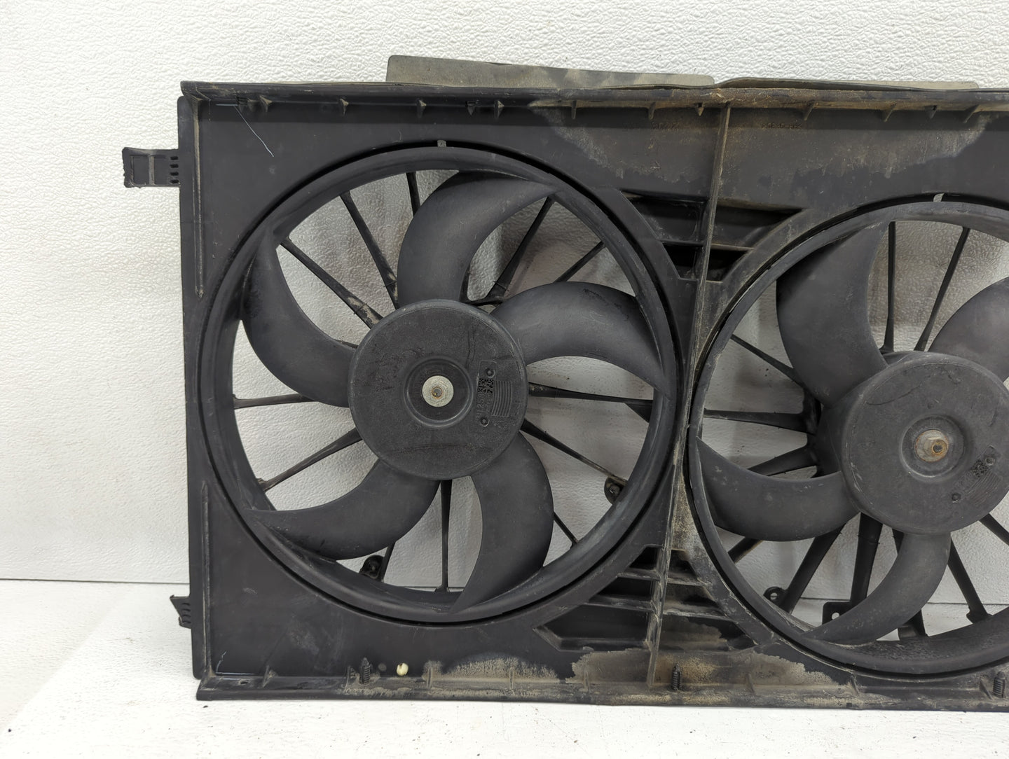 2007-2017 Jeep Compass Left Radiator Fan Motor Assembly - Oemusedautoparts1.com