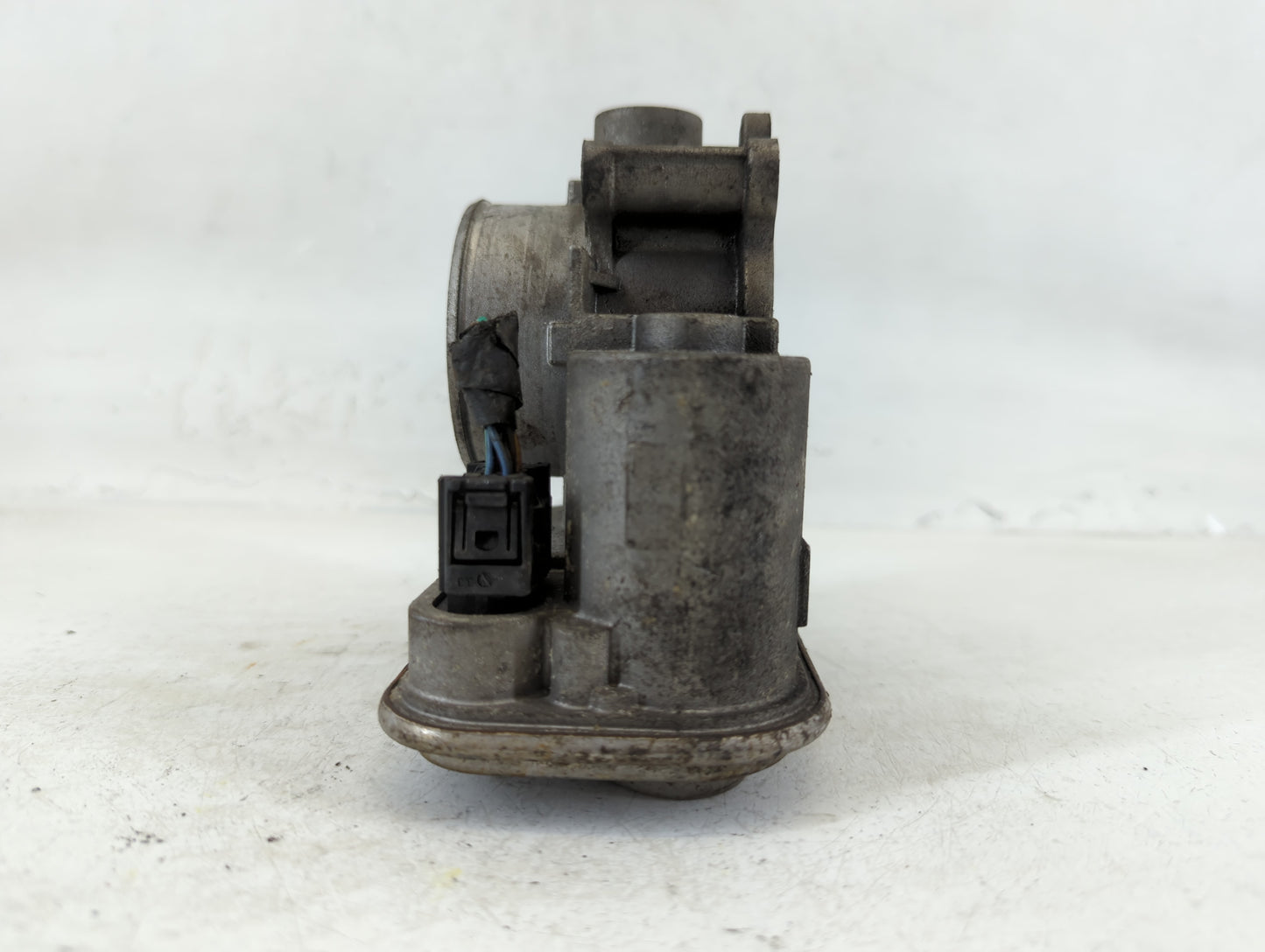 2012 Jeep Compass Throttle Body P/N:04891735AC Fits Fits 2007 2008 2009 2010 2011 2013 2014 2015 2016 2017 2018 OEM Used Aut
