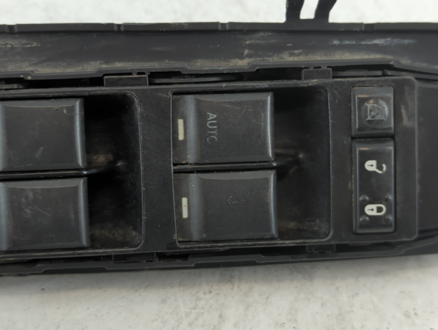 2012 Jeep Compass Master Power Window Switch Replacement Driver Side Left P/N:50613262185 Fits OEM Used Auto Parts - Oemused