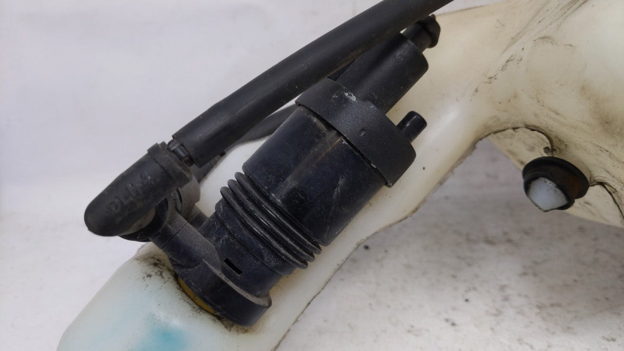 Jeep Compass Windshield Washer Fluid Reservoir Bottle Oem - Oemusedautoparts1.com