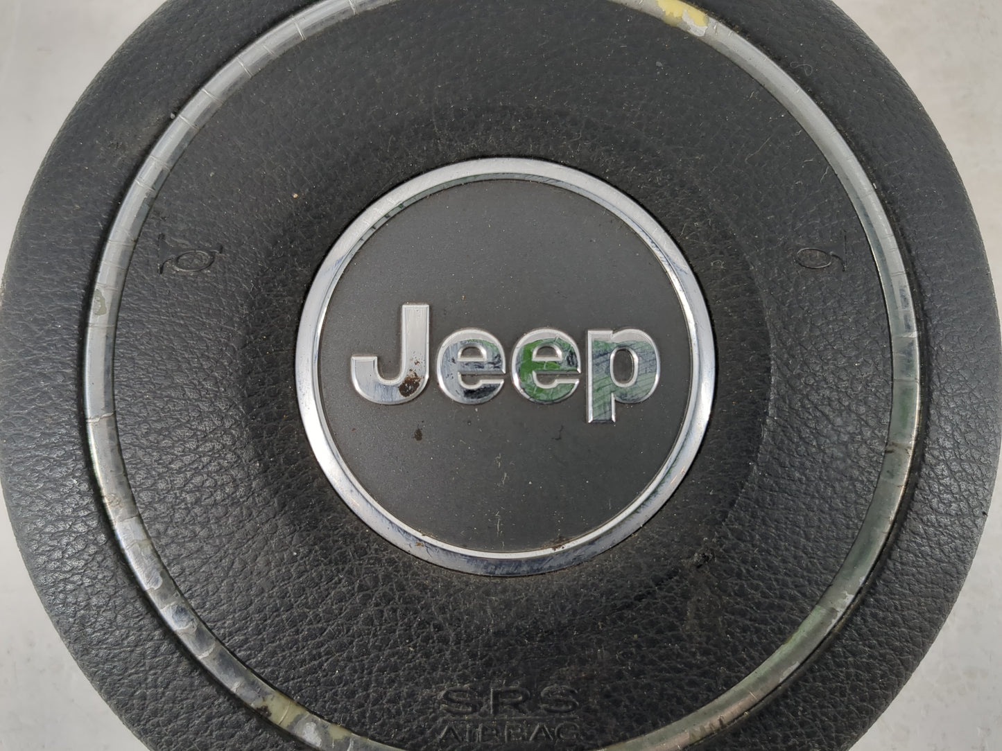 2012 Jeep Grand Cherokee Air Bag Driver Left Steering Wheel Mounted P/N:TDRJQ3331B4216 Fits OEM Used Auto Parts - Oemusedaut