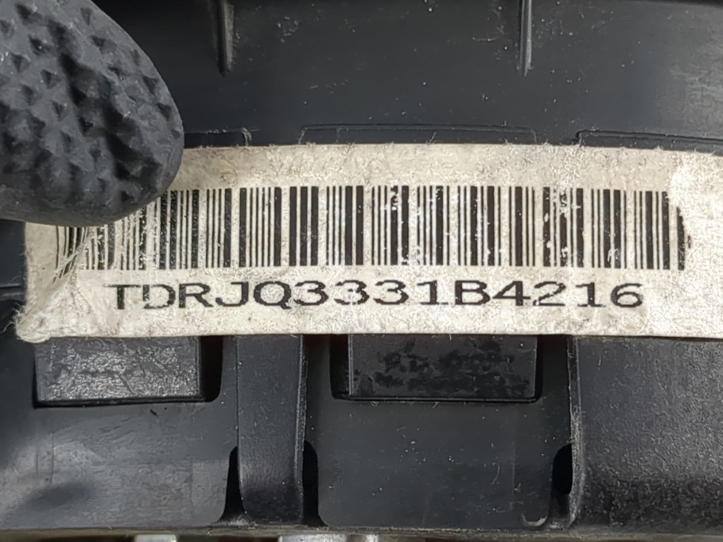 2012 Jeep Grand Cherokee Air Bag Driver Left Steering Wheel Mounted P/N:TDRJQ3331B4216 Fits OEM Used Auto Parts - Oemusedaut