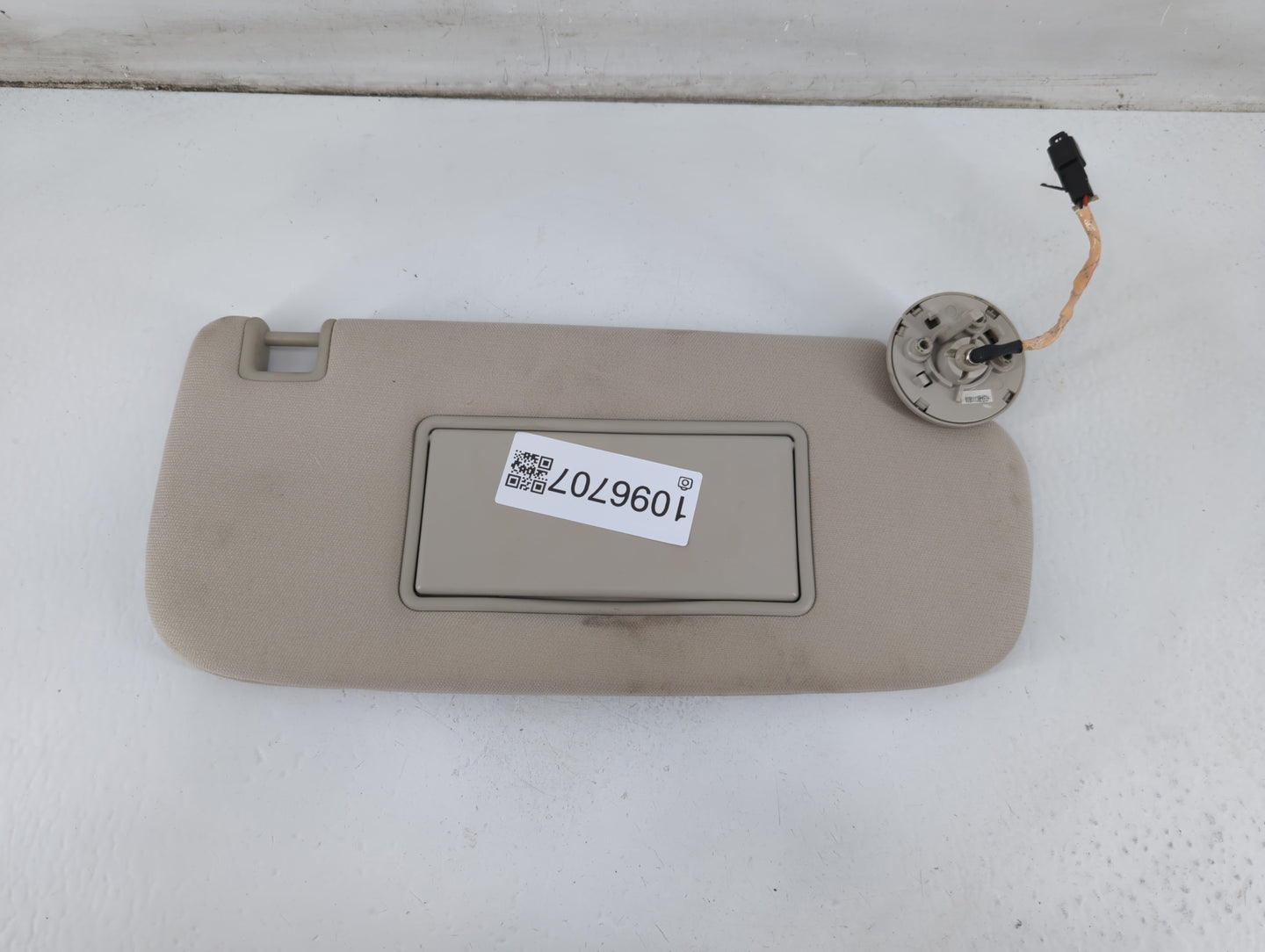2011-2013 Jeep Grand Cherokee Sun Visor Shade Replacement Passenger Right Mirror Fits OEM Used Auto Parts - Oemusedautoparts