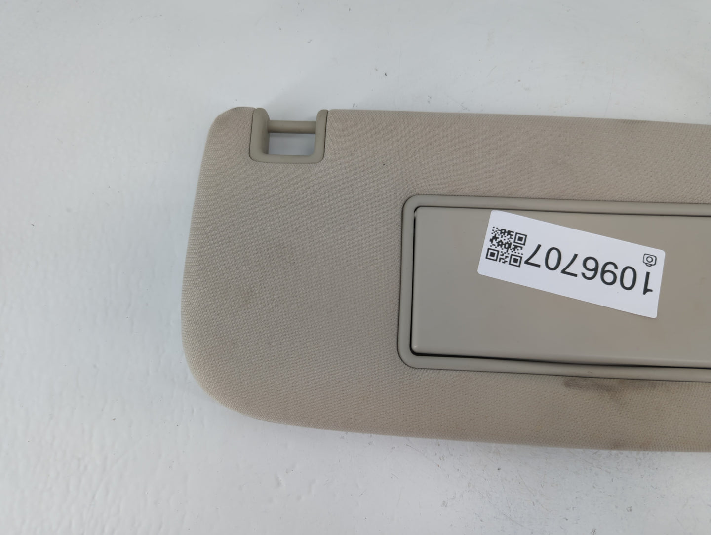 2011-2013 Jeep Grand Cherokee Sun Visor Shade Replacement Passenger Right Mirror Fits OEM Used Auto Parts - Oemusedautoparts