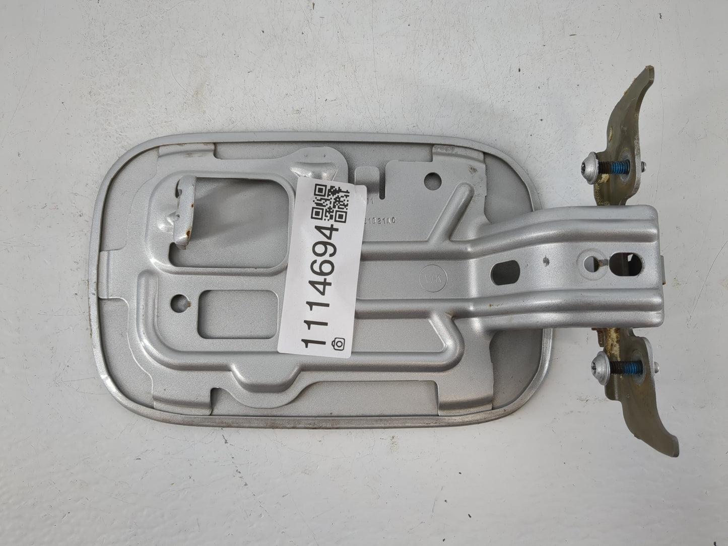 2012 Jeep Grand Cherokee Fuel Tank Door Lid Gas Tank Grey - Oemusedautoparts1.com