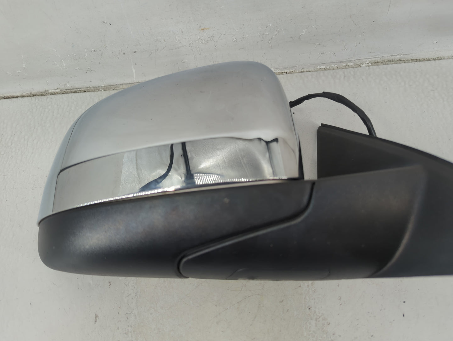 2016-2022 Jeep Grand Cherokee Passenger Side View Mirror - Right Door Mirror OEM Used - Oemusedautoparts1.com