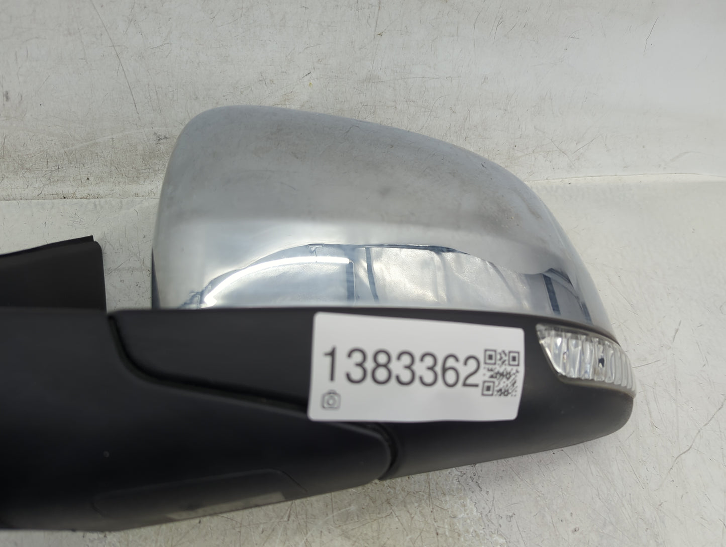 2011-2018 Jeep Grand Cherokee Driver Side View Mirror - Left Door Mirror OEM Used - Oemusedautoparts1.com
