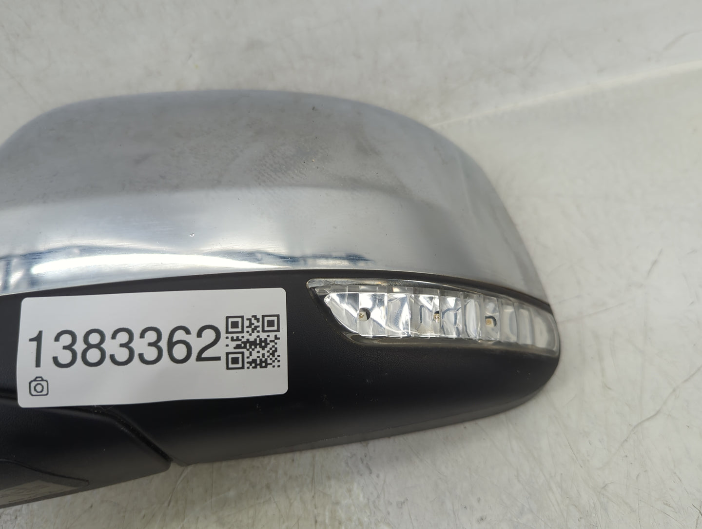 2011-2018 Jeep Grand Cherokee Driver Side View Mirror - Left Door Mirror OEM Used - Oemusedautoparts1.com