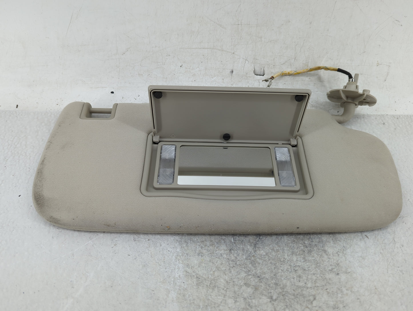 2011-2013 Jeep Grand Cherokee Sun Visor Shade Replacement Passenger Right Mirror Fits OEM Used Auto Parts - Oemusedautoparts