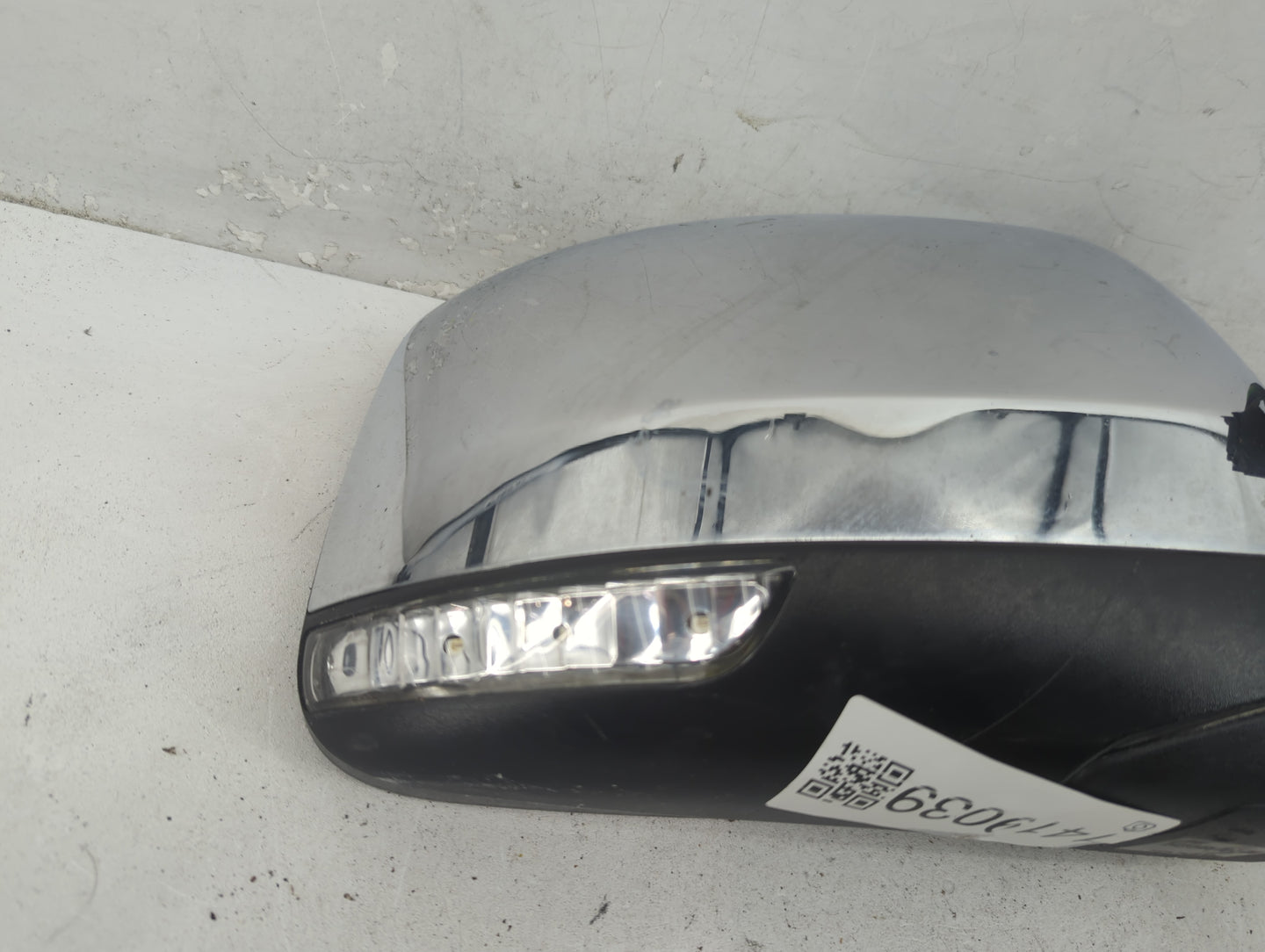 2011-2018 Jeep Grand Cherokee Passenger Side View Mirror - Right Door Mirror OEM Used - Oemusedautoparts1.com