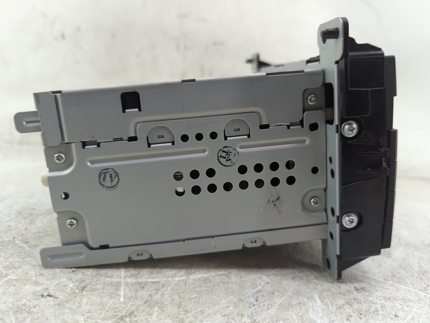 2012 Jeep Grand Cherokee Radio AM FM Cd Player Receiver Replacement P/N:P05091188AC Fits OEM Used Auto Parts - Oemusedautopa