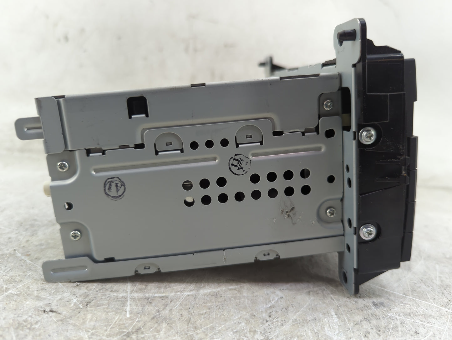 2012 Jeep Grand Cherokee Radio AM FM Cd Player Receiver Replacement P/N:P05091188AC Fits OEM Used Auto Parts - Oemusedautopa