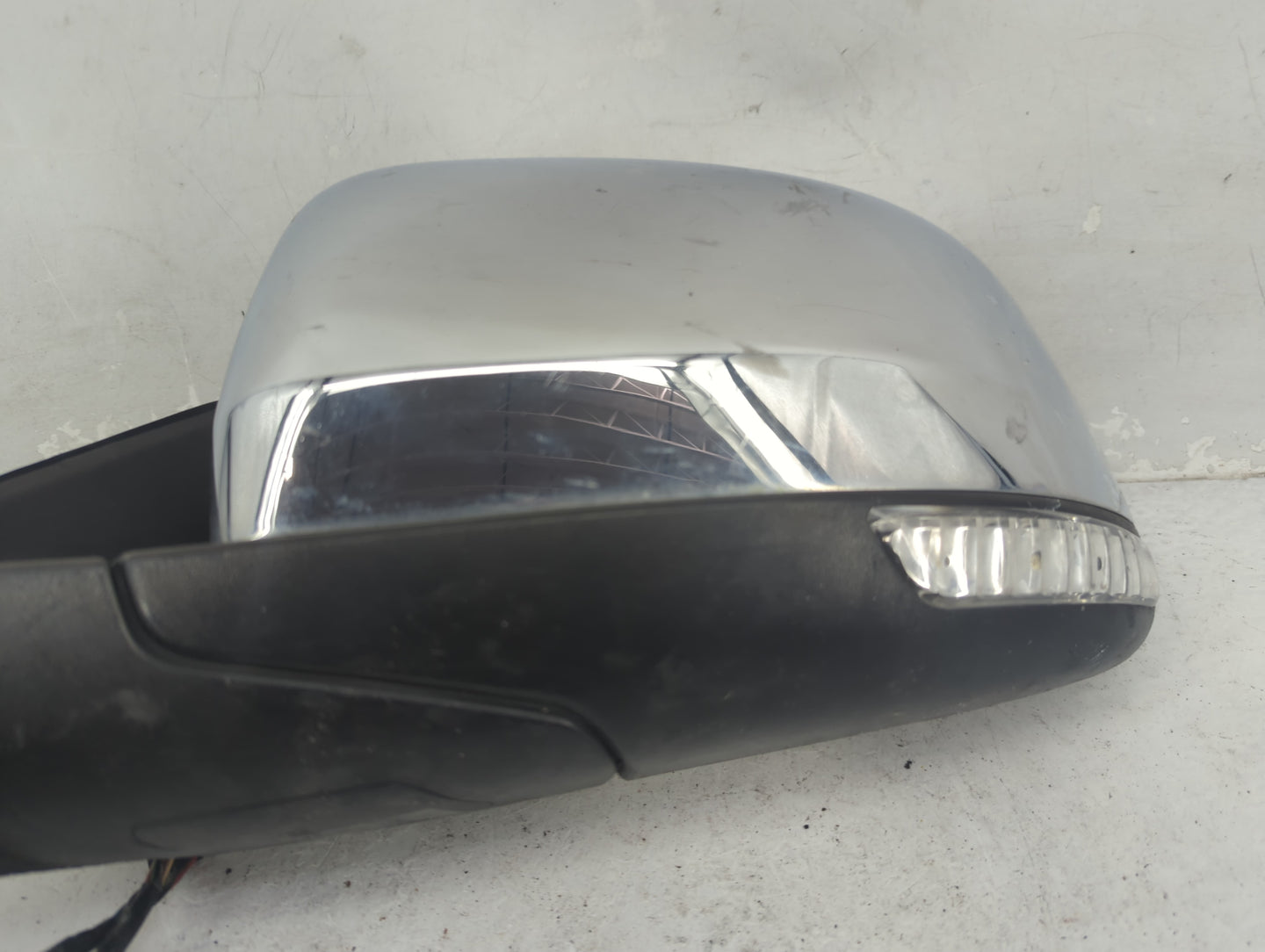 2011-2018 Jeep Grand Cherokee Driver Side View Mirror - Left Door Mirror OEM Used - Oemusedautoparts1.com