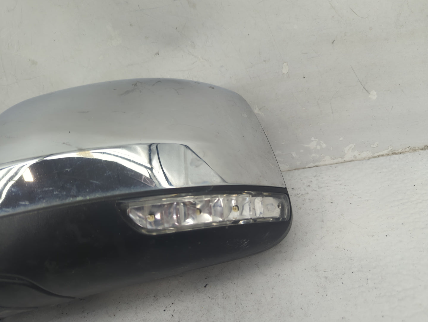 2011-2018 Jeep Grand Cherokee Driver Side View Mirror - Left Door Mirror OEM Used - Oemusedautoparts1.com