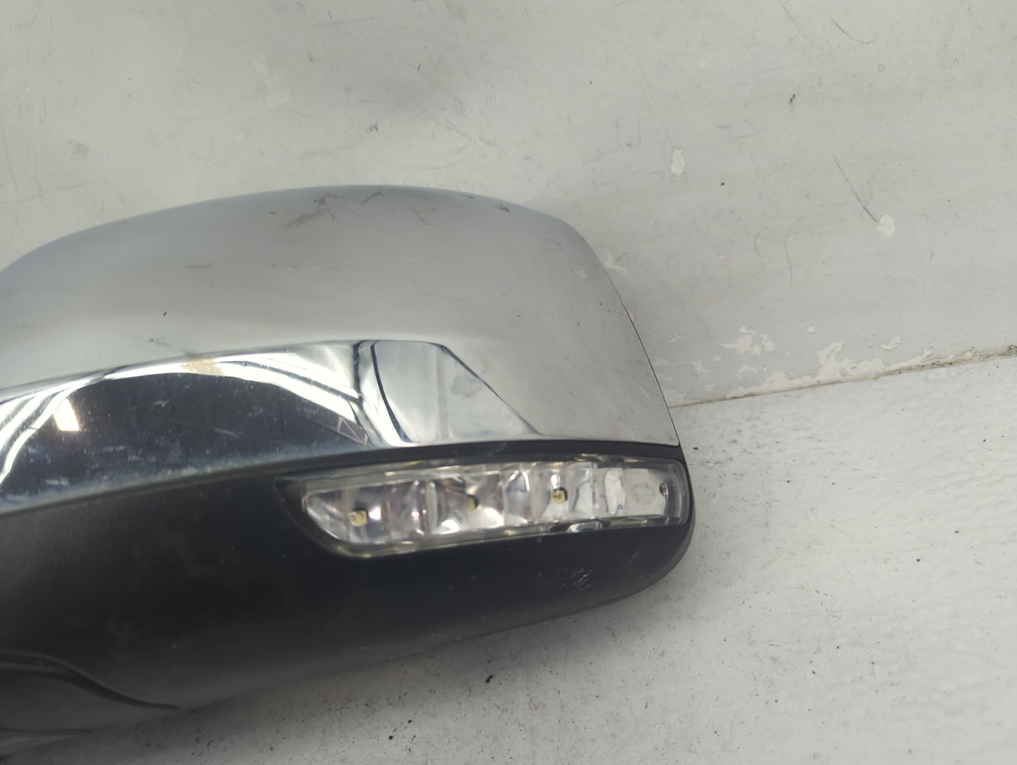 2011-2018 Jeep Grand Cherokee Driver Side View Mirror - Left Door Mirror OEM Used - Oemusedautoparts1.com
