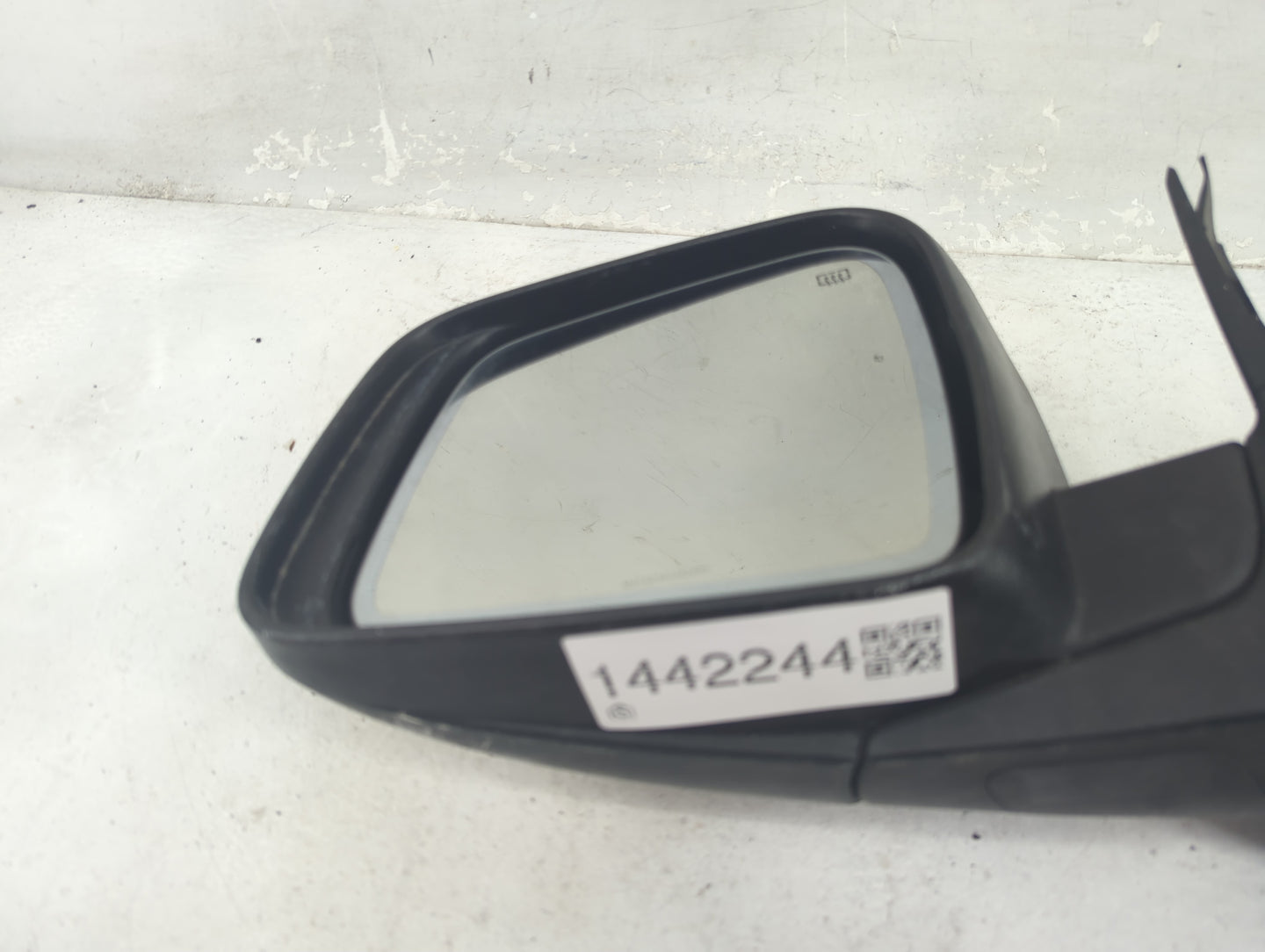 2011-2018 Jeep Grand Cherokee Driver Side View Mirror - Left Door Mirror OEM Used - Oemusedautoparts1.com