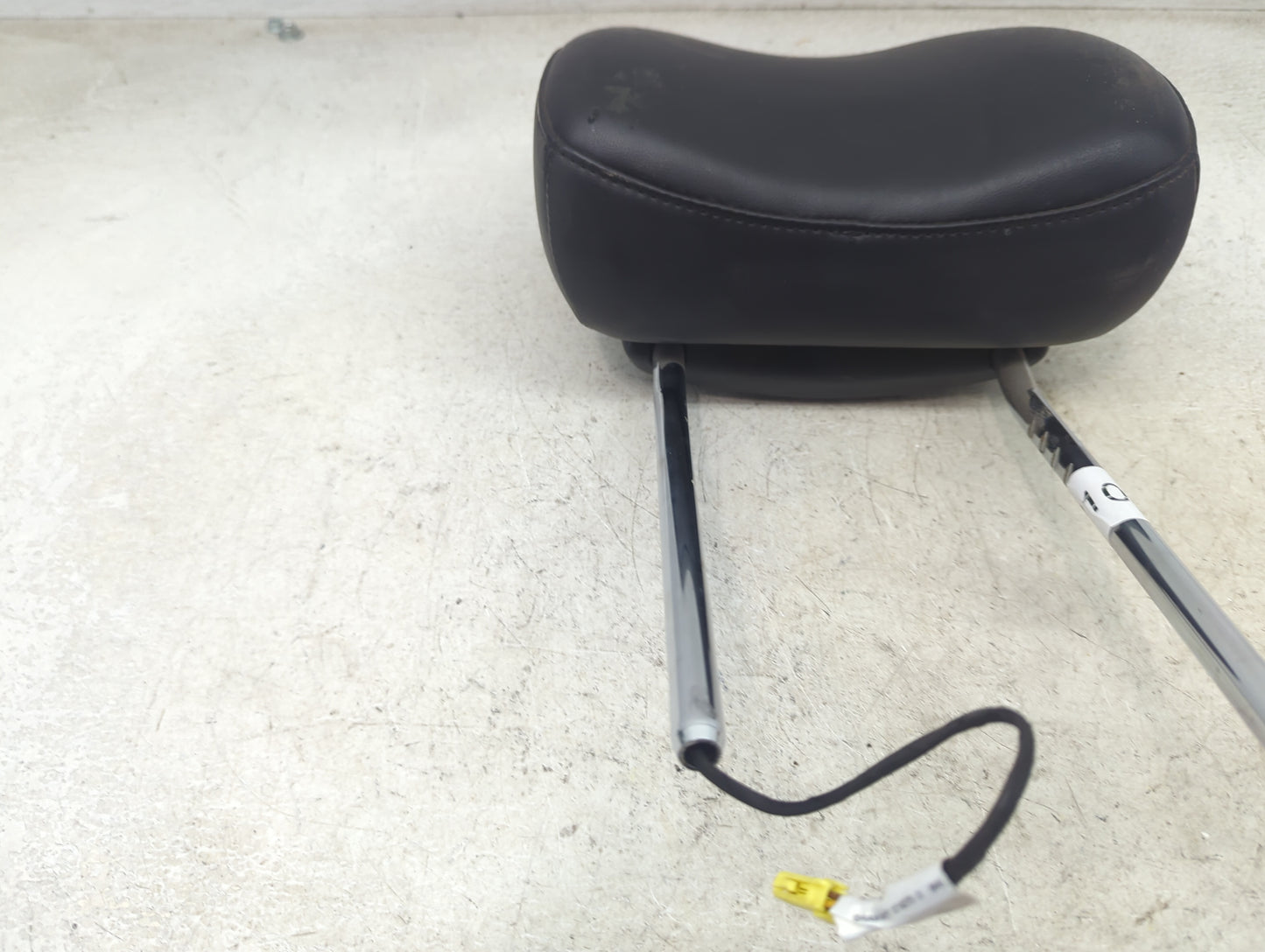 2011-2012 Jeep Grand Cherokee Headrest Head Rest Front Driver Passenger Seat Fits Fits 2011 2012 OEM Used Auto Parts - Oemus