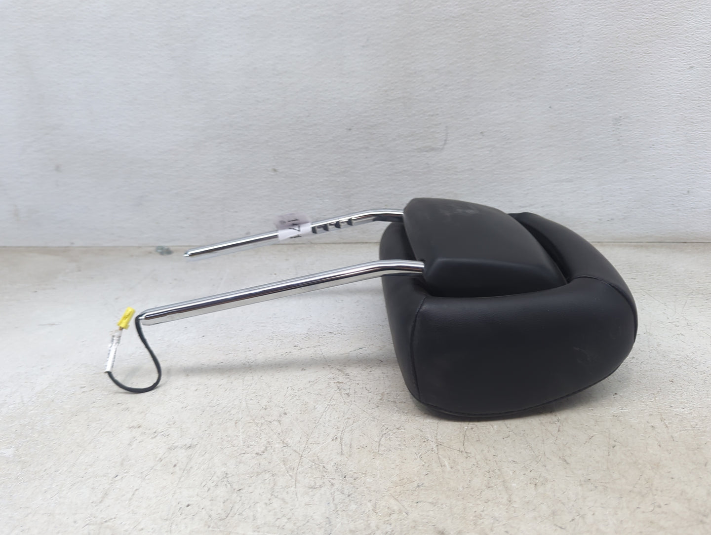 2011-2012 Jeep Grand Cherokee Headrest Head Rest Front Driver Passenger Seat Fits Fits 2011 2012 OEM Used Auto Parts - Oemus