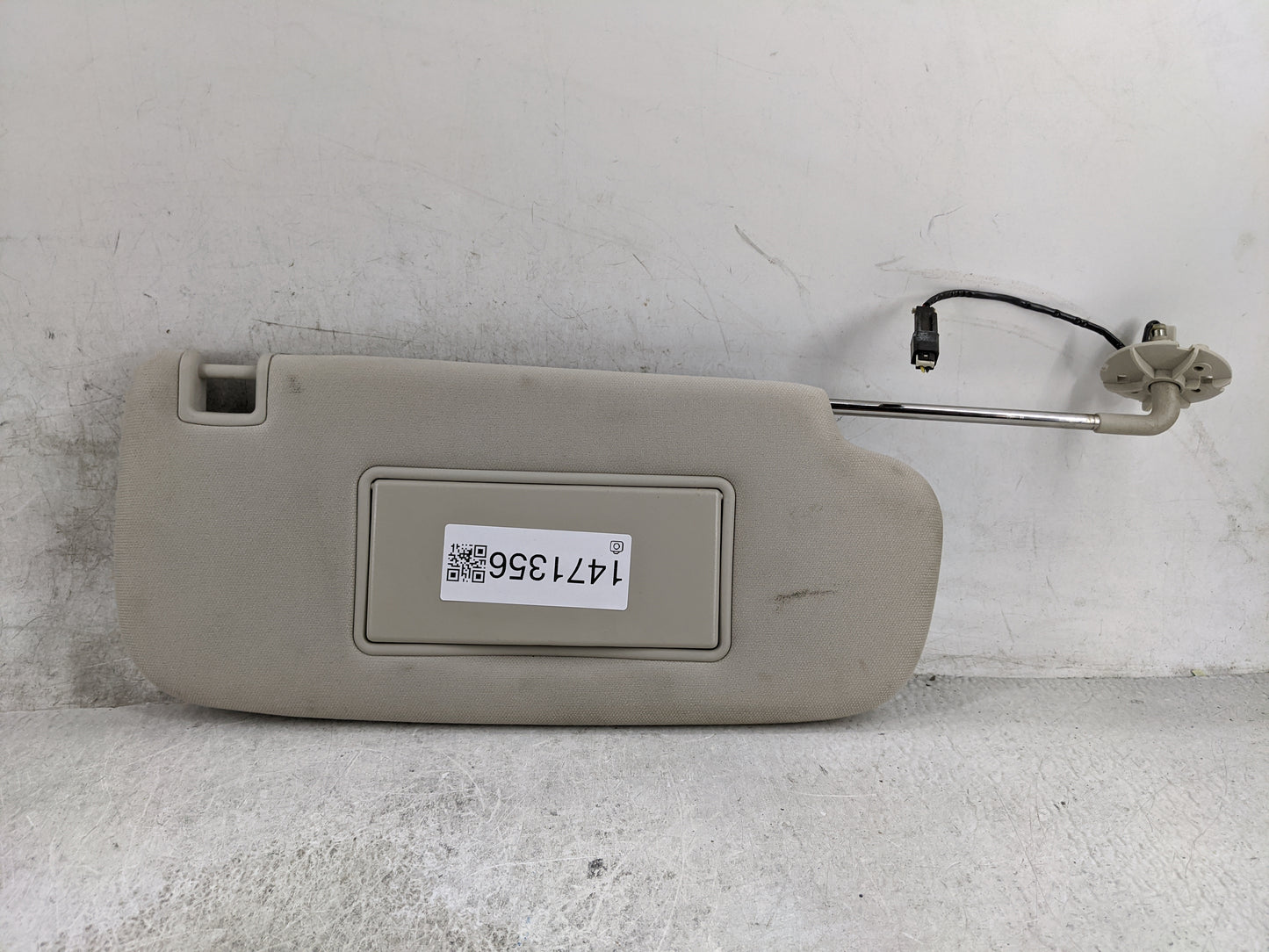 2011-2013 Jeep Grand Cherokee Sun Visor Shade Replacement Passenger Right Mirror Fits OEM Used Auto Parts - Oemusedautoparts