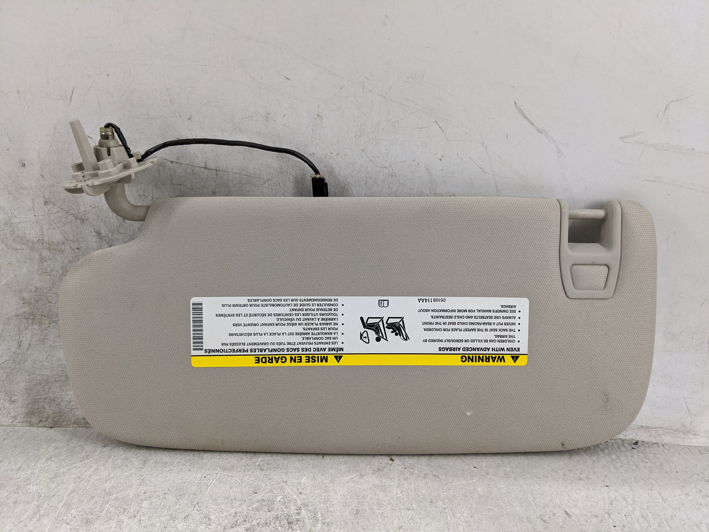 2011-2013 Jeep Grand Cherokee Sun Visor Shade Replacement Passenger Right Mirror Fits OEM Used Auto Parts - Oemusedautoparts