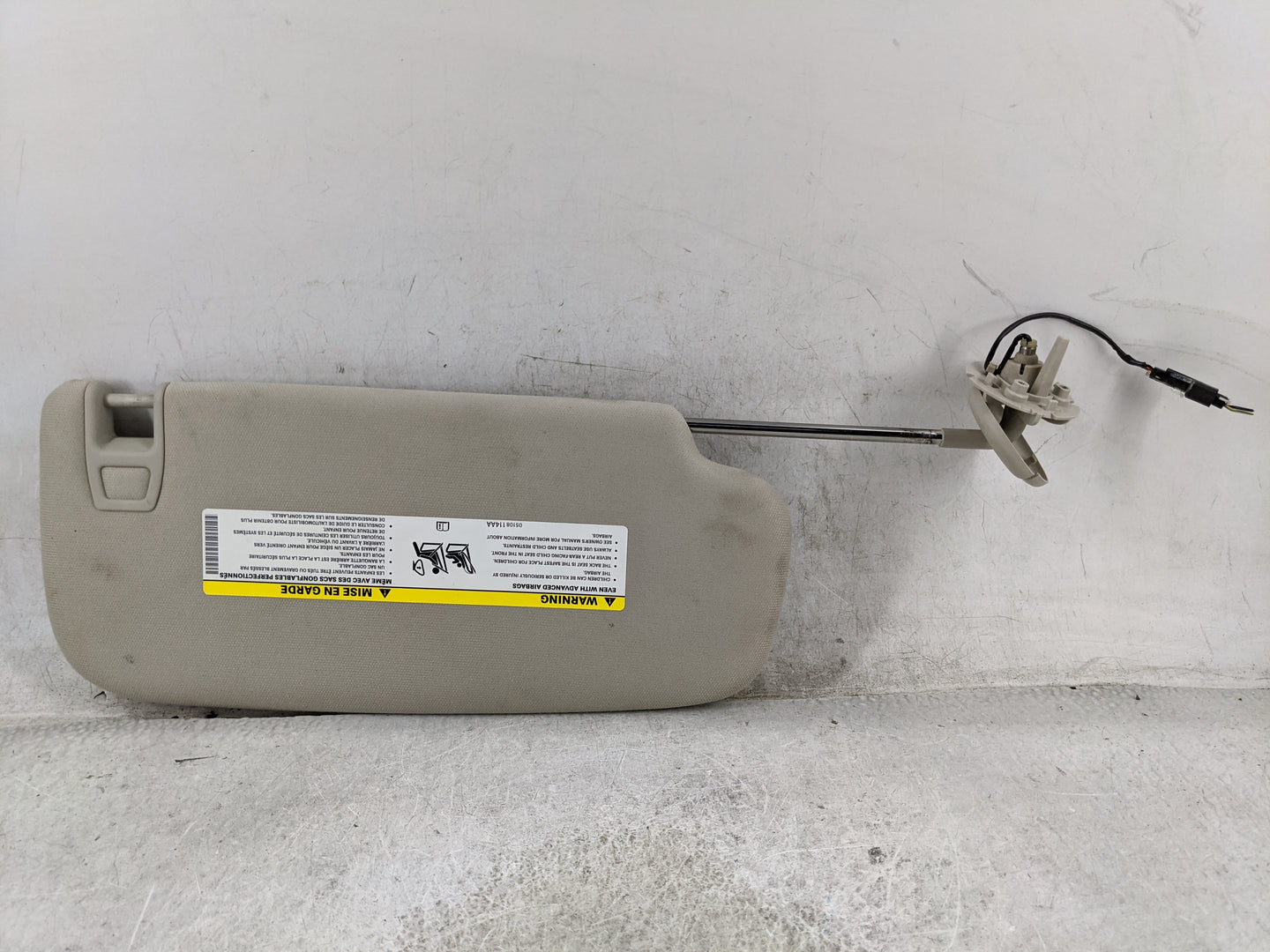 2011-2013 Jeep Grand Cherokee Sun Visor Shade Replacement Driver Left Mirror Fits OEM Used Auto Parts - Oemusedautoparts1.co
